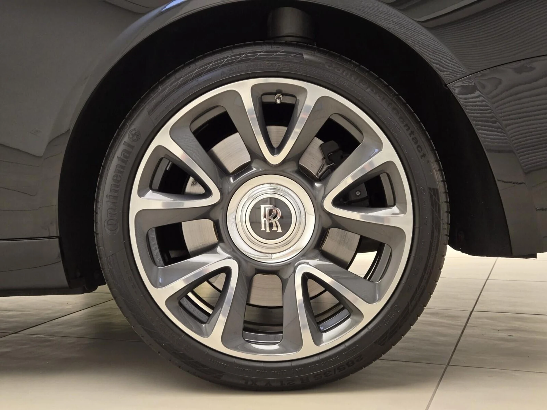 mph014_1250826611_Used_2018_Rolls_Royce_Wraith_1755931420_eb29dee165