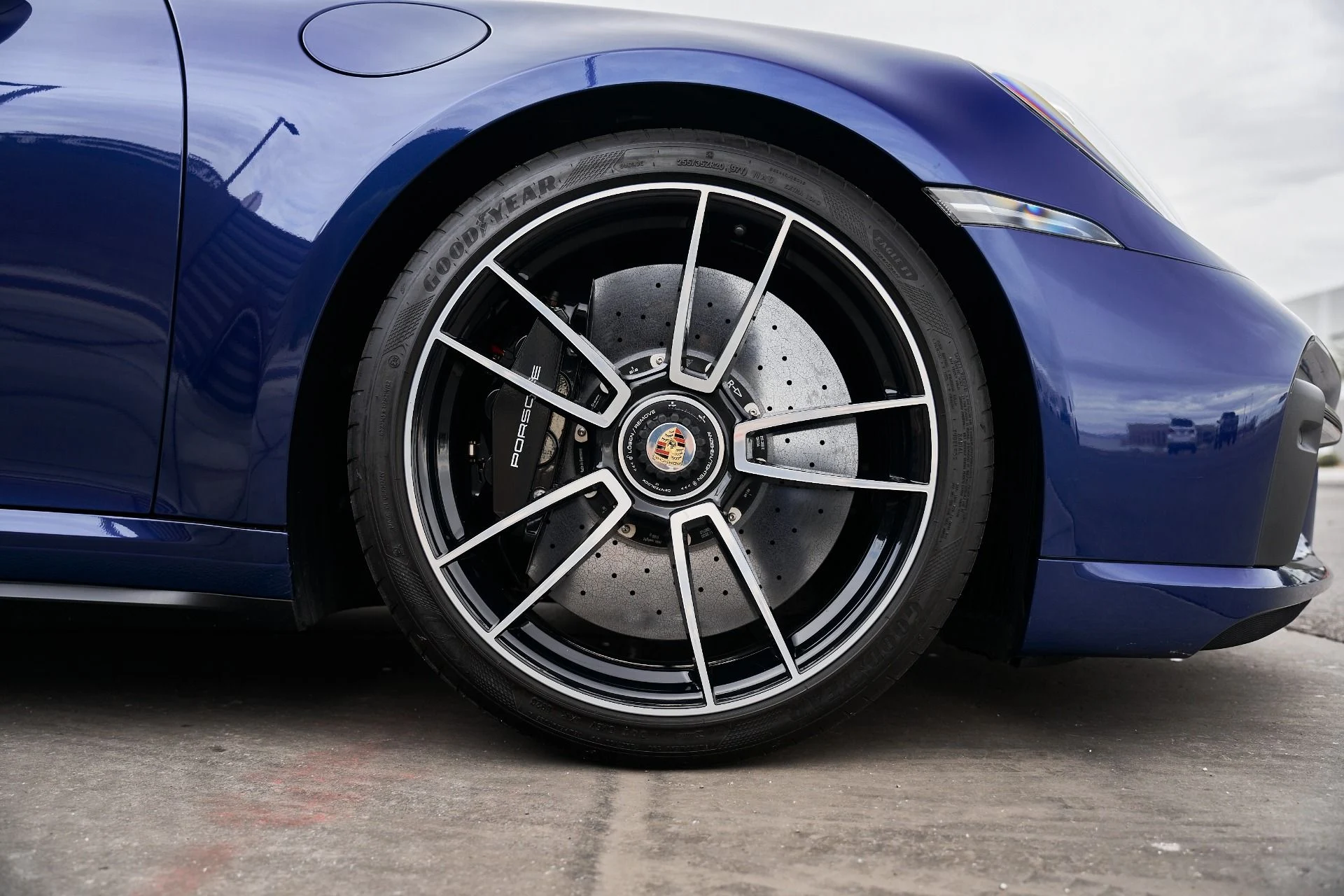 mph014_125227957_Used_2021_Porsche_911_Turbo_S_1763157434_5f8c942196