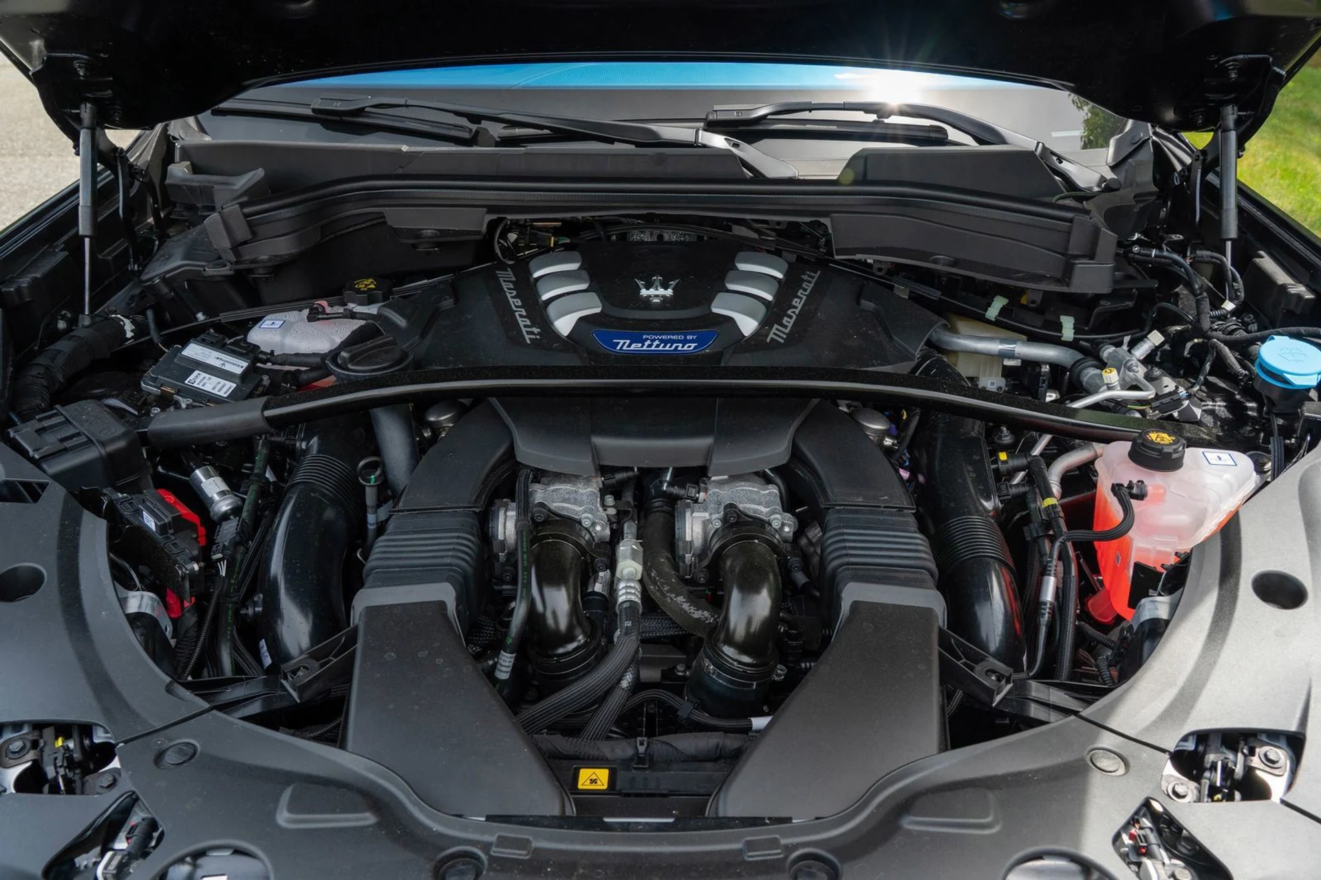 mph014_1256287038_23e7ea2cea9a4f8b9b6e03e11bea9076_d8d4d6b0a5