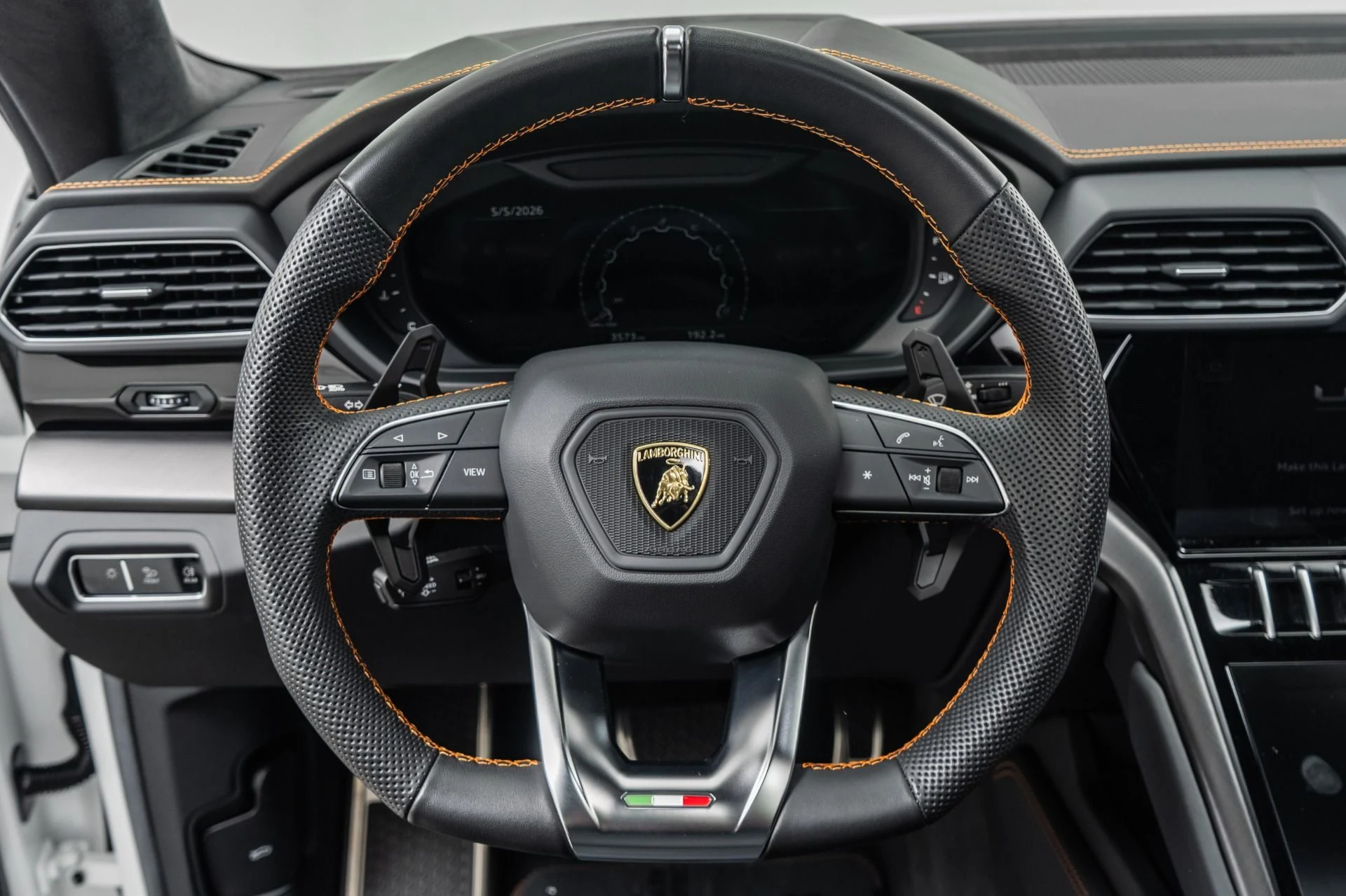 mph014_1260850615_Used_2022_Lamborghini_Urus_1778007764_a3a323c7b6