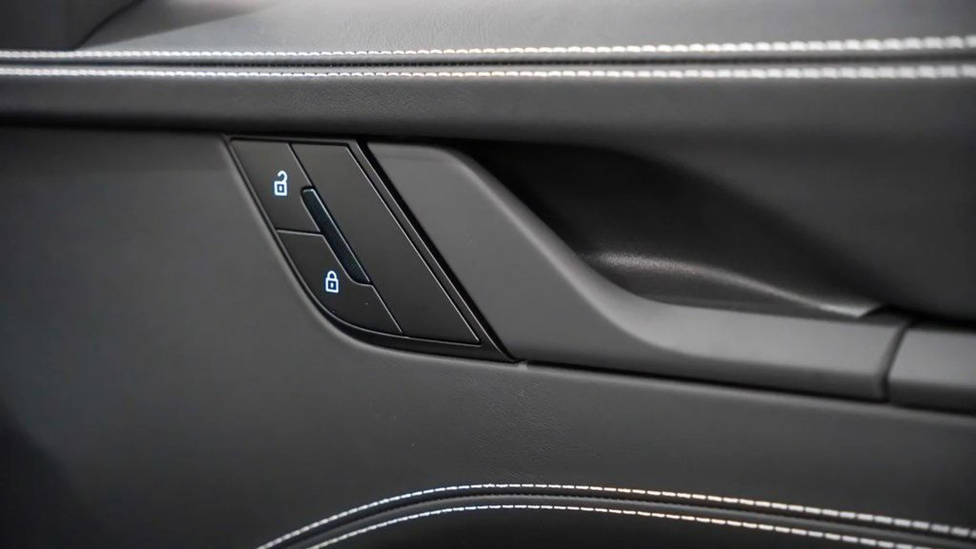 mph014_1261063391_YC_Pf_GT_Nyha_US_Jqt_s3z_EF_Hz7s4_4b42e12e19