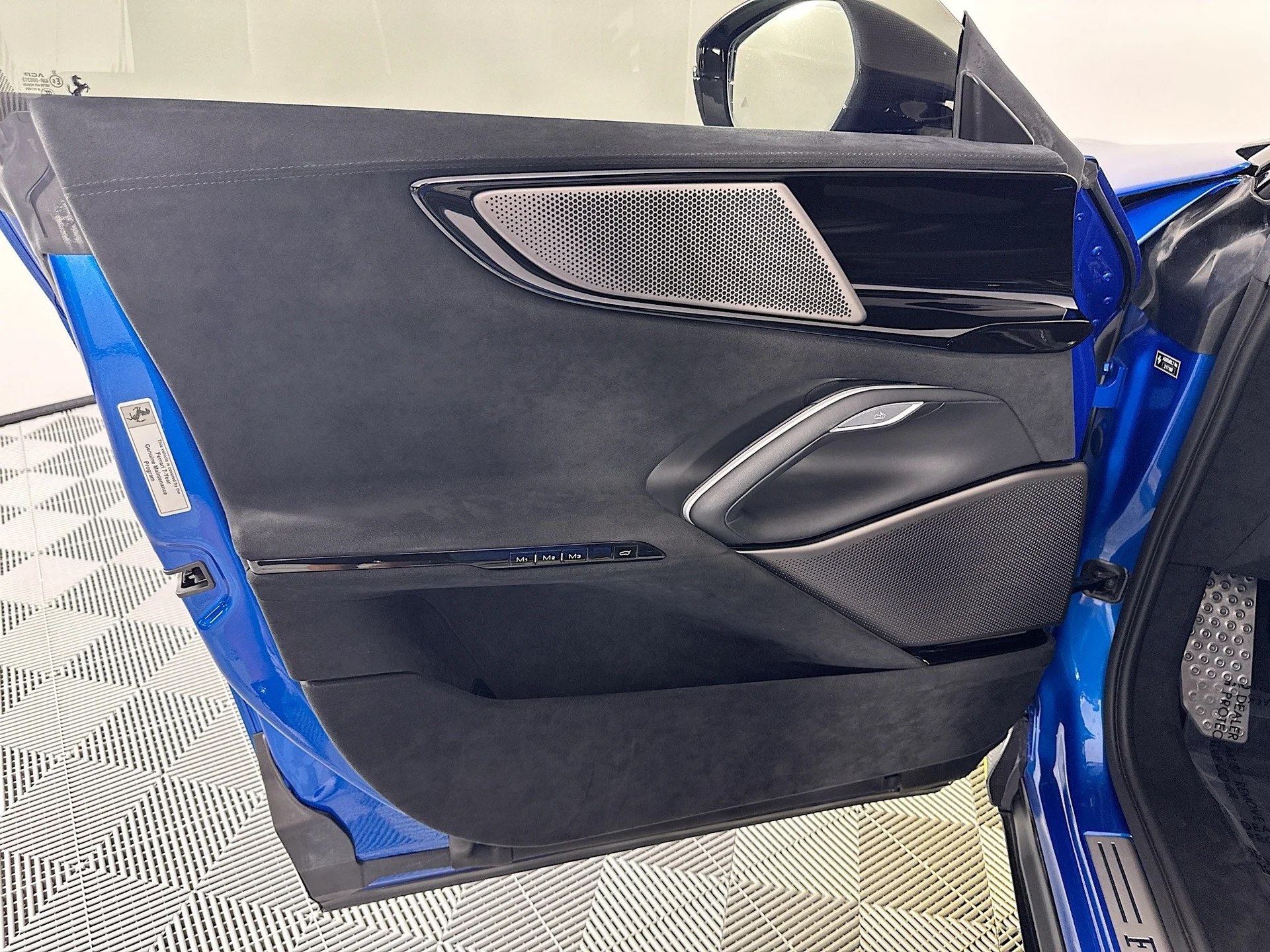 mph014_126113880_15_7e930466b6