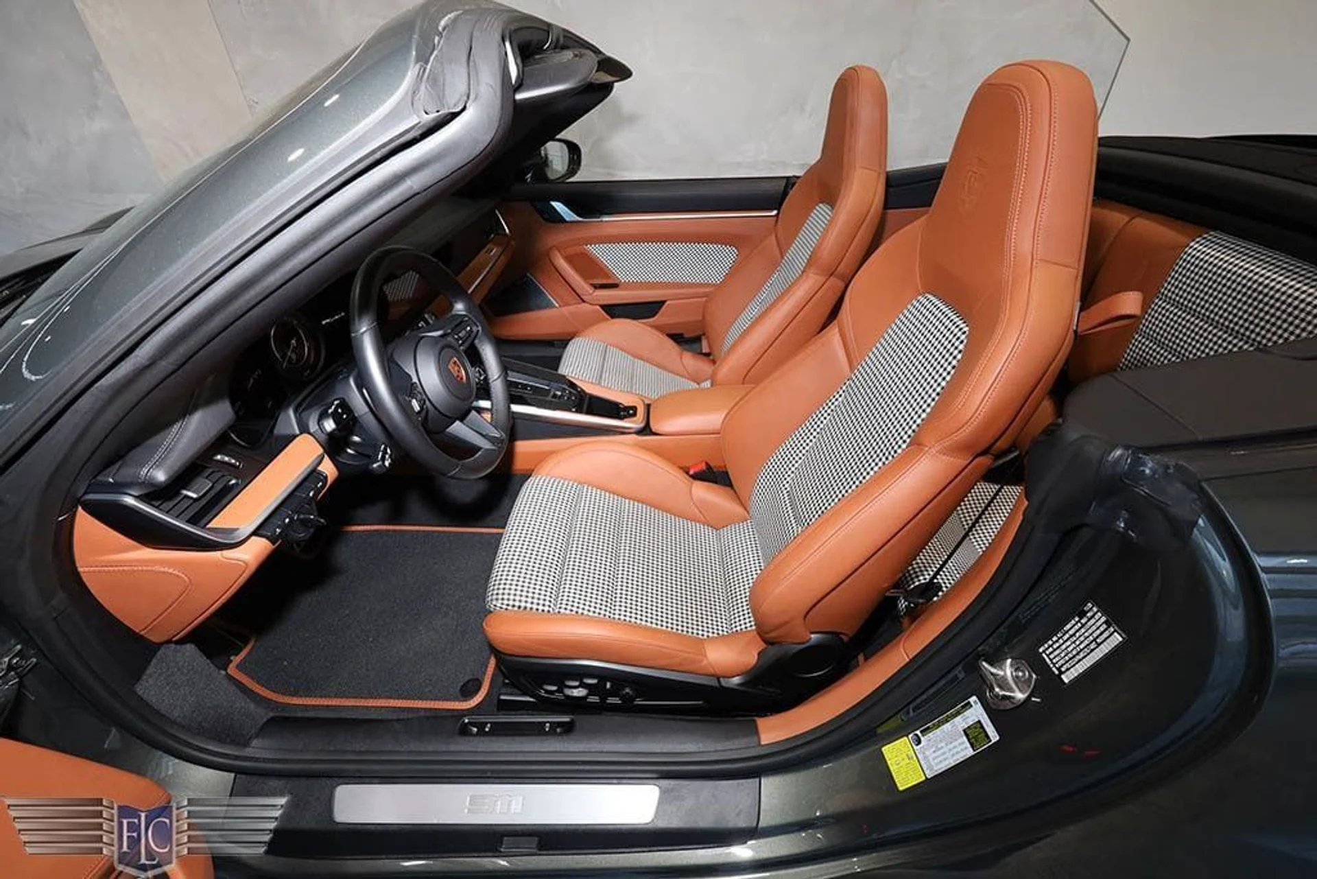 mph014_12620766_used_2024_porsche_911_turboscabriolet_9689_22927458_15_1024_810d50494c