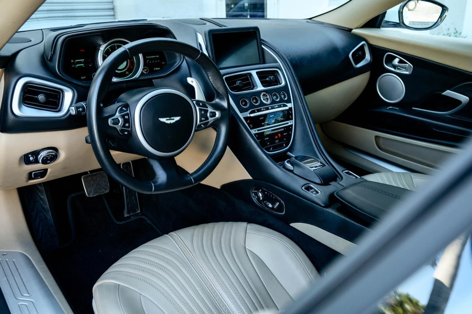 mph014_1266643108_Used_2019_Aston_Martin_DB_11_Volante_1769250090_e73f930c72