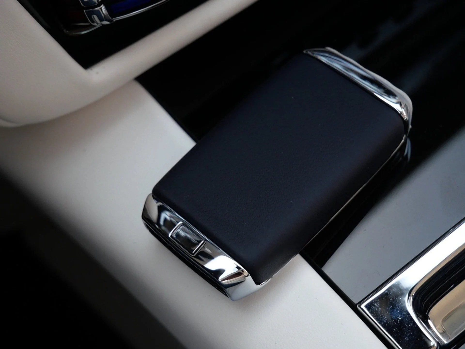 mph014_1273615370_1b9378a320e2cb35a9f75b80ab4b850cx_f4e6741725