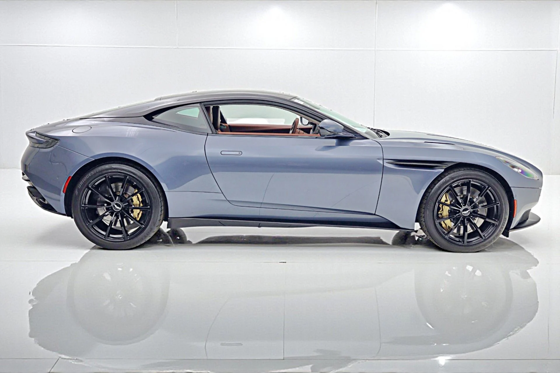 mph014_1275085169_Used_2020_Aston_Martin_DB_11_AMR_0748949999