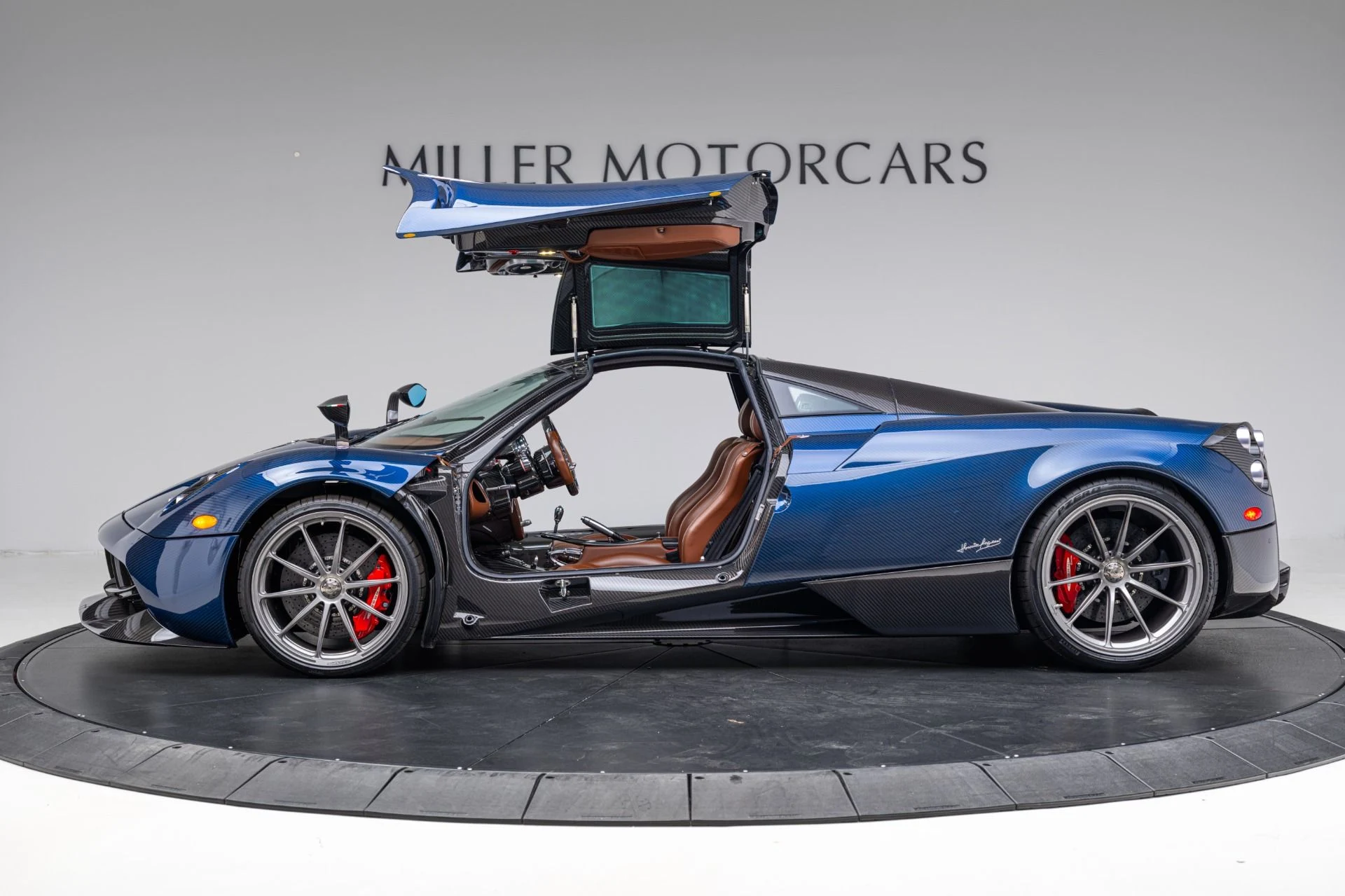 mph014_1284896405_Used_2014_Pagani_Huayra_Tempesta_32ee6b02e2