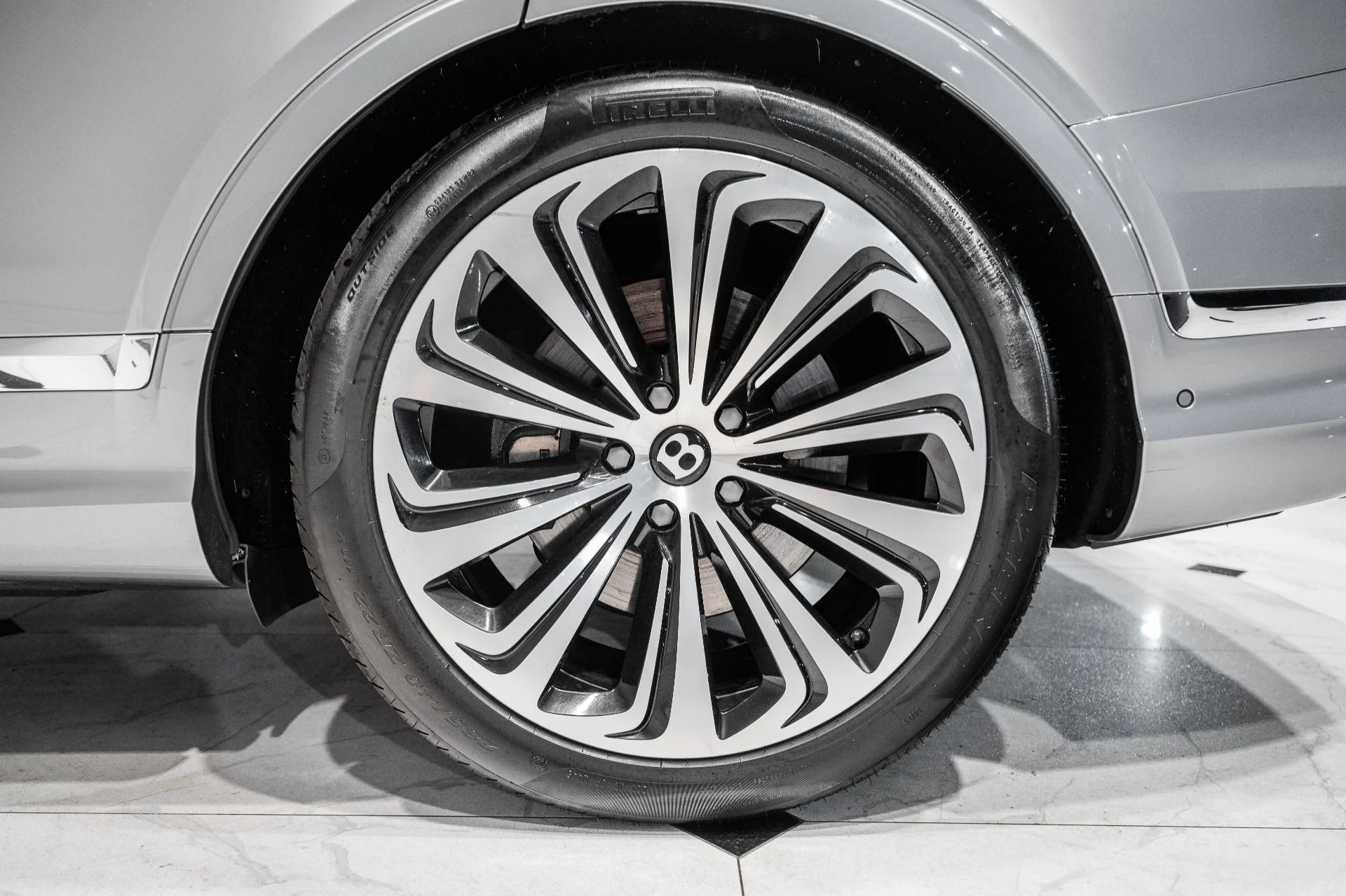 mph014_1290283439_Used_2022_Bentley_Bentayga_V8_1792247814_e6618c26f8