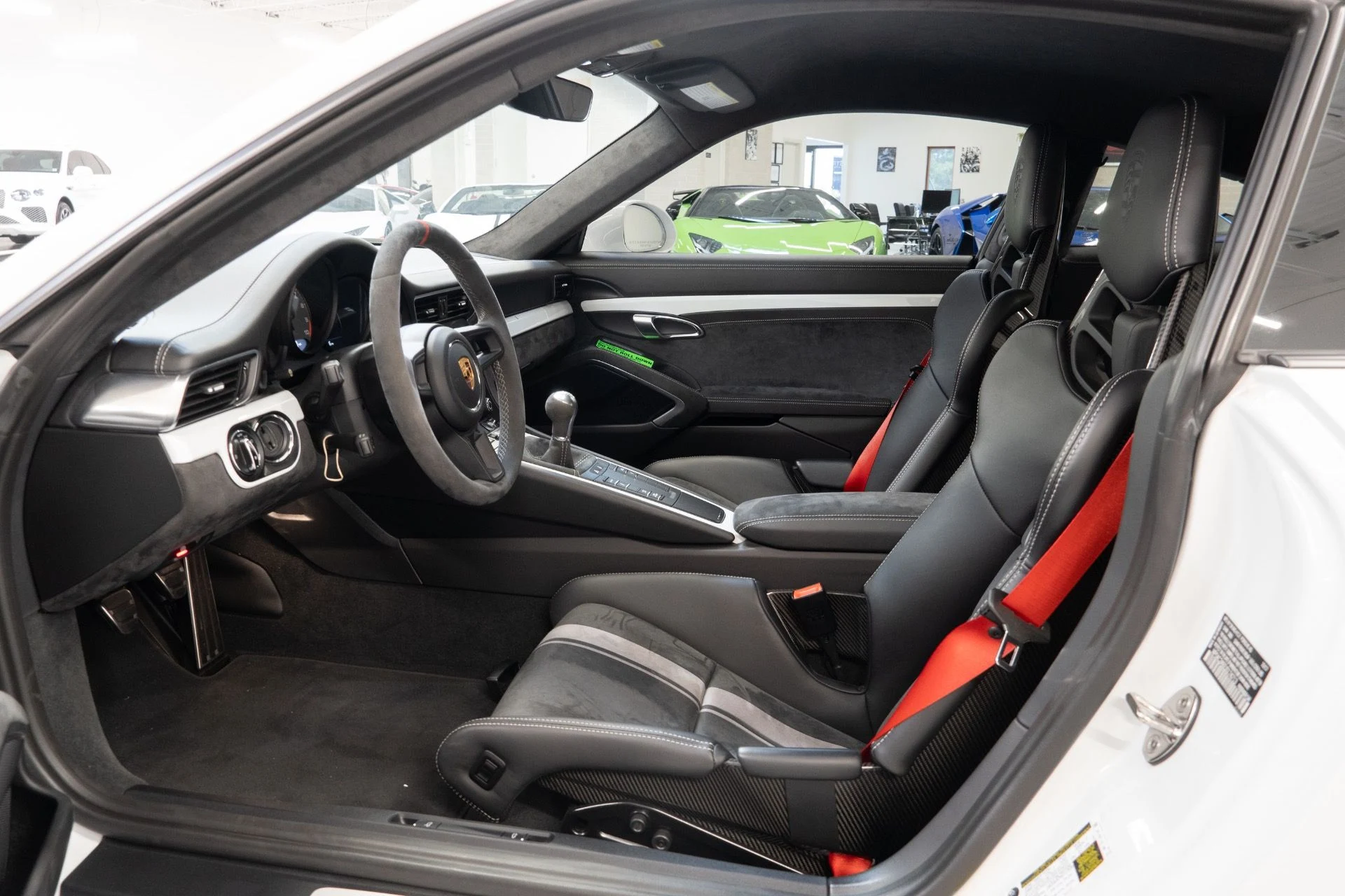 mph014_1293249137_Used_2018_Porsche_911_GT_3_1761338544_f1dd2b0b81