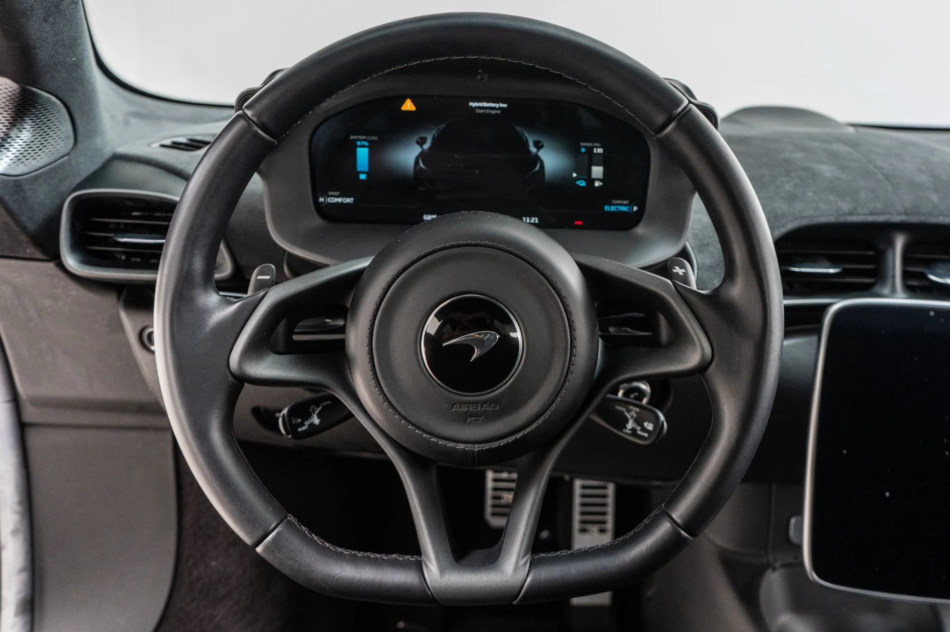 mph014_13283940_Used_2023_Mc_Laren_Artura_Performance_Interior_Front_Axle_Lift_Bowers_and_Wilkins_Audio_1793205776_b4cfa22fd9