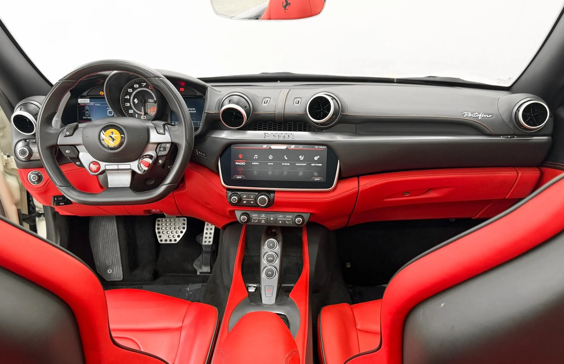 mph014_1332240422_Used_2020_Ferrari_Portofino_591_Horsepower_Two_Tone_Interior_1782839445_a22a70359d