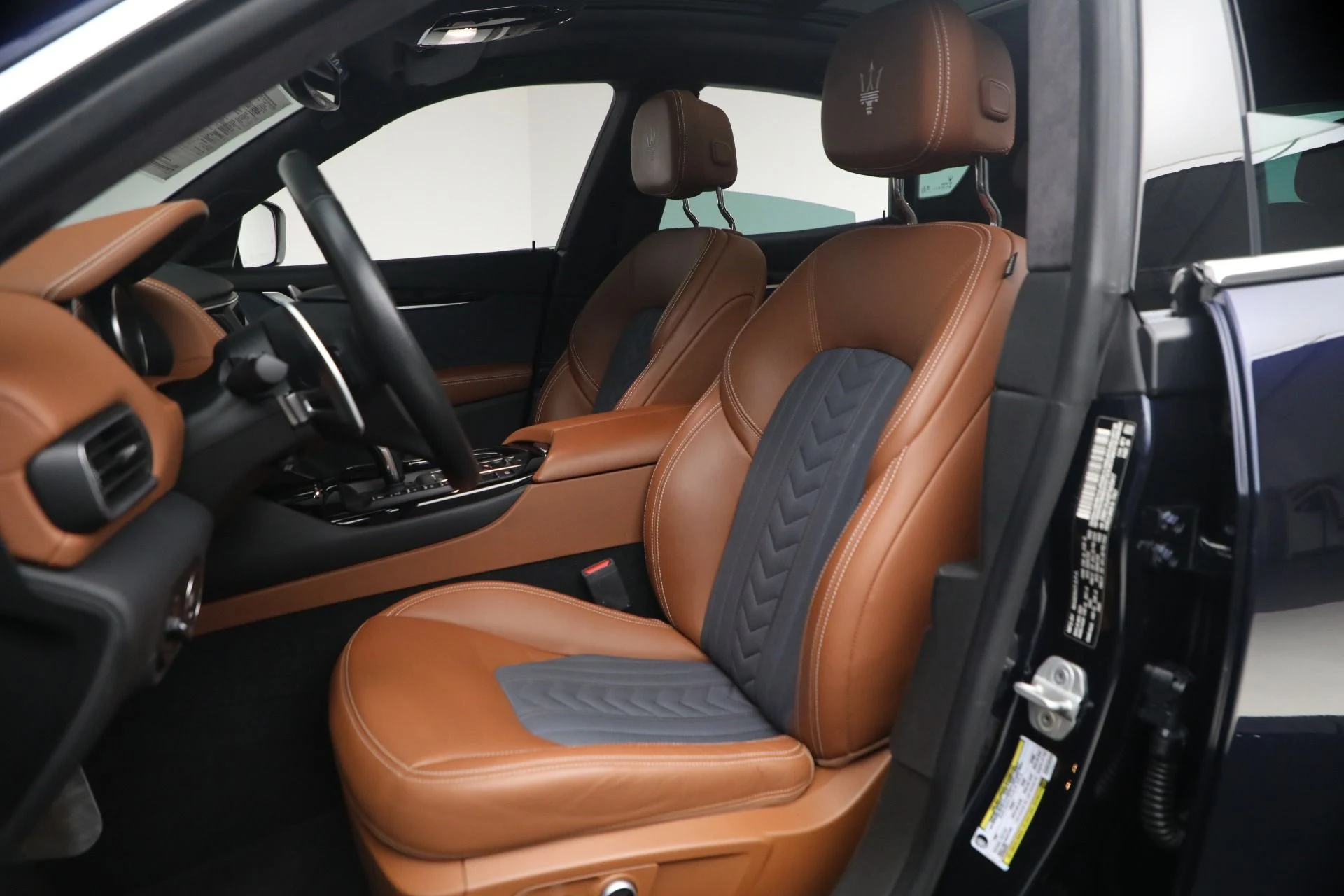 mph014_1336783188_Used_2023_Maserati_Levante_GT_1772816044_8101cffb78