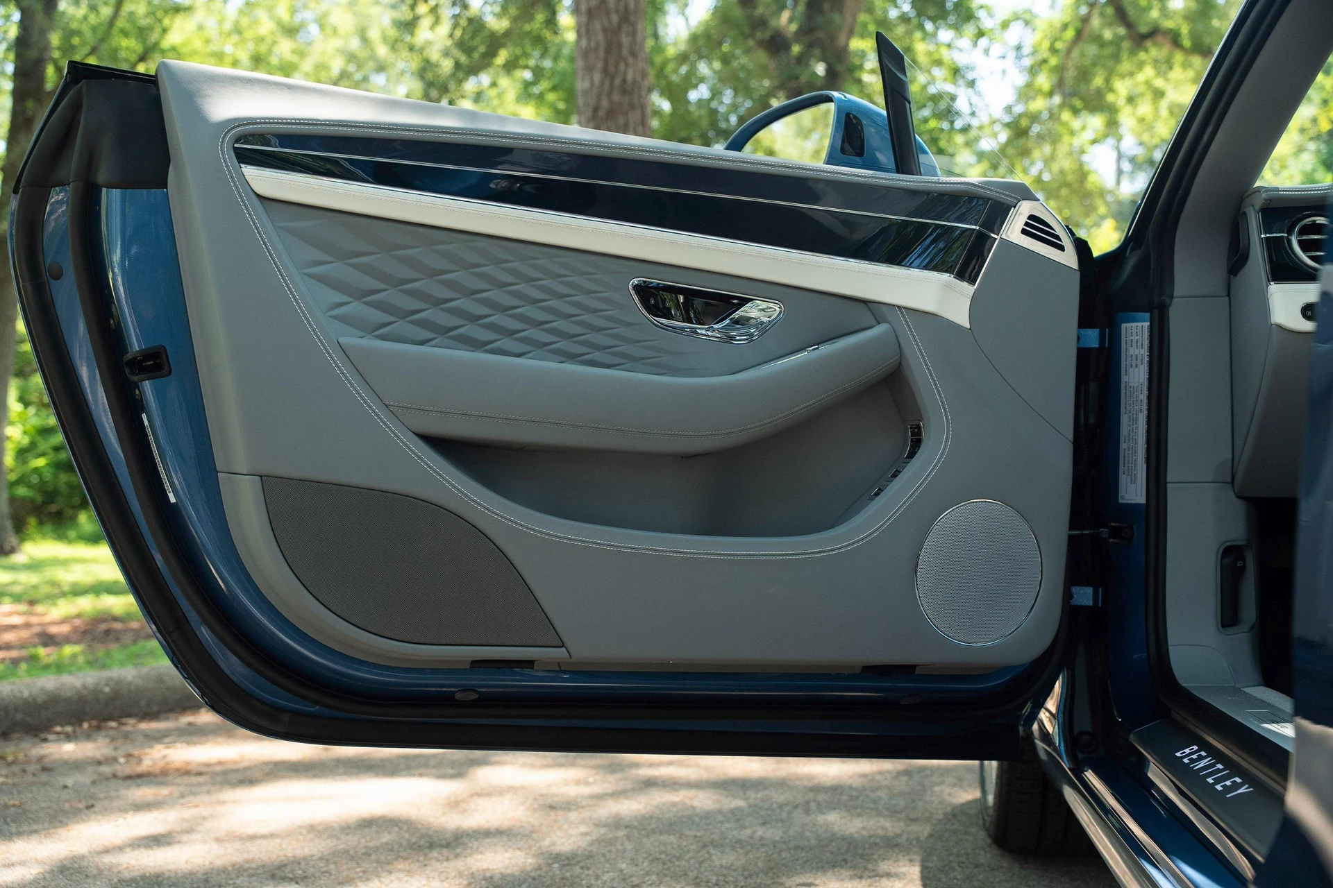 mph014_1348827664_451284868_6954be184e73cd9f103f4de7_c5396d250d