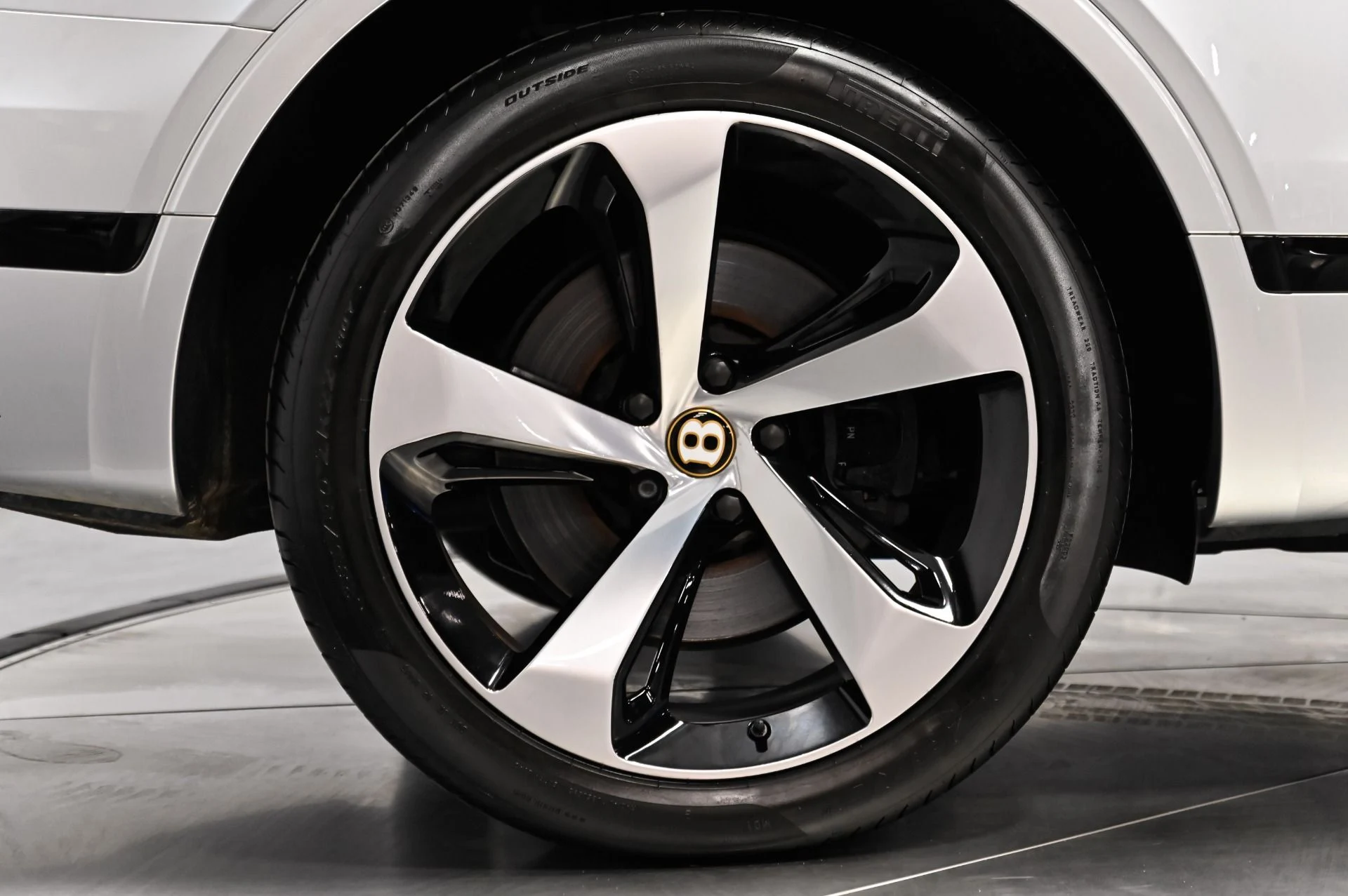 mph014_1354675760_Used_2019_Bentley_Bentayga_V8_1790790917_6ae4f779e1