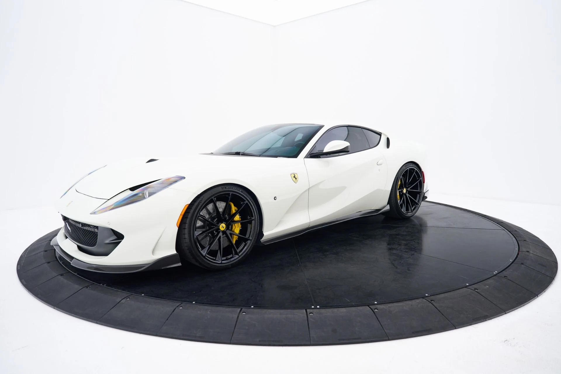 mph014_1354803005_Used_2018_Ferrari_812_Superfast_Base_1793220979_6f1d9df61c