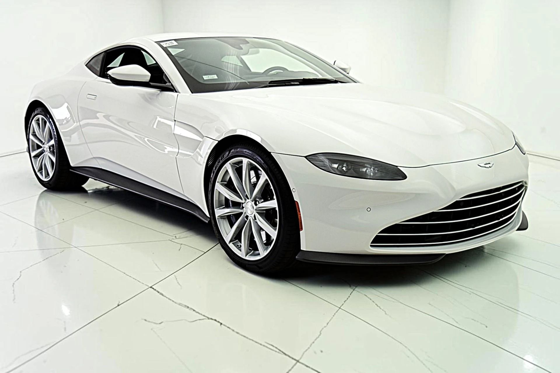 mph014_1367916553_Used_2023_Aston_Martin_Vantage_Coupe_1f8d1bbb6a