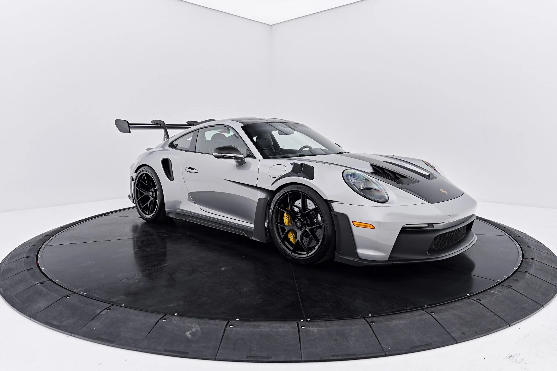 mph014_1368023275_Used_2024_Porsche_911_GT_3_RS_1789624396_753a78417c