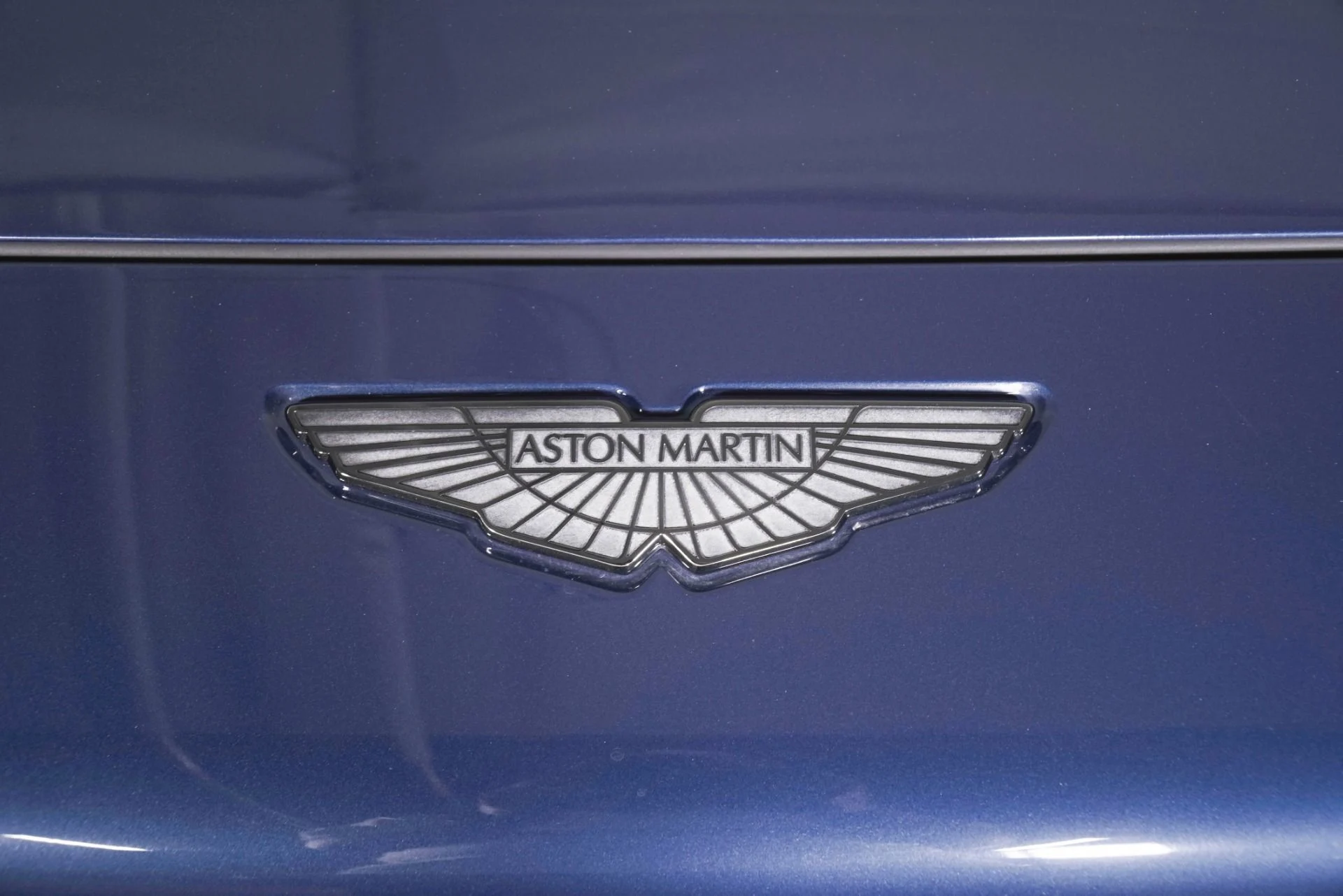 mph014_1373644275_Used_2022_Aston_Martin_DBX_1781165233_67c1c2399b