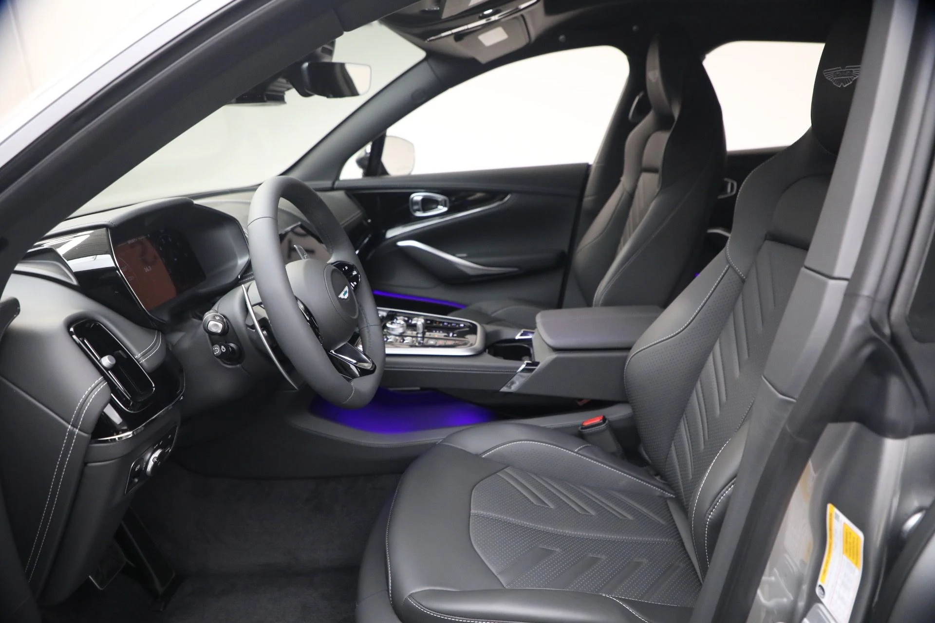 mph014_1380094250_New_2026_Aston_Martin_DBX_S_1779192490_23c1f3f759