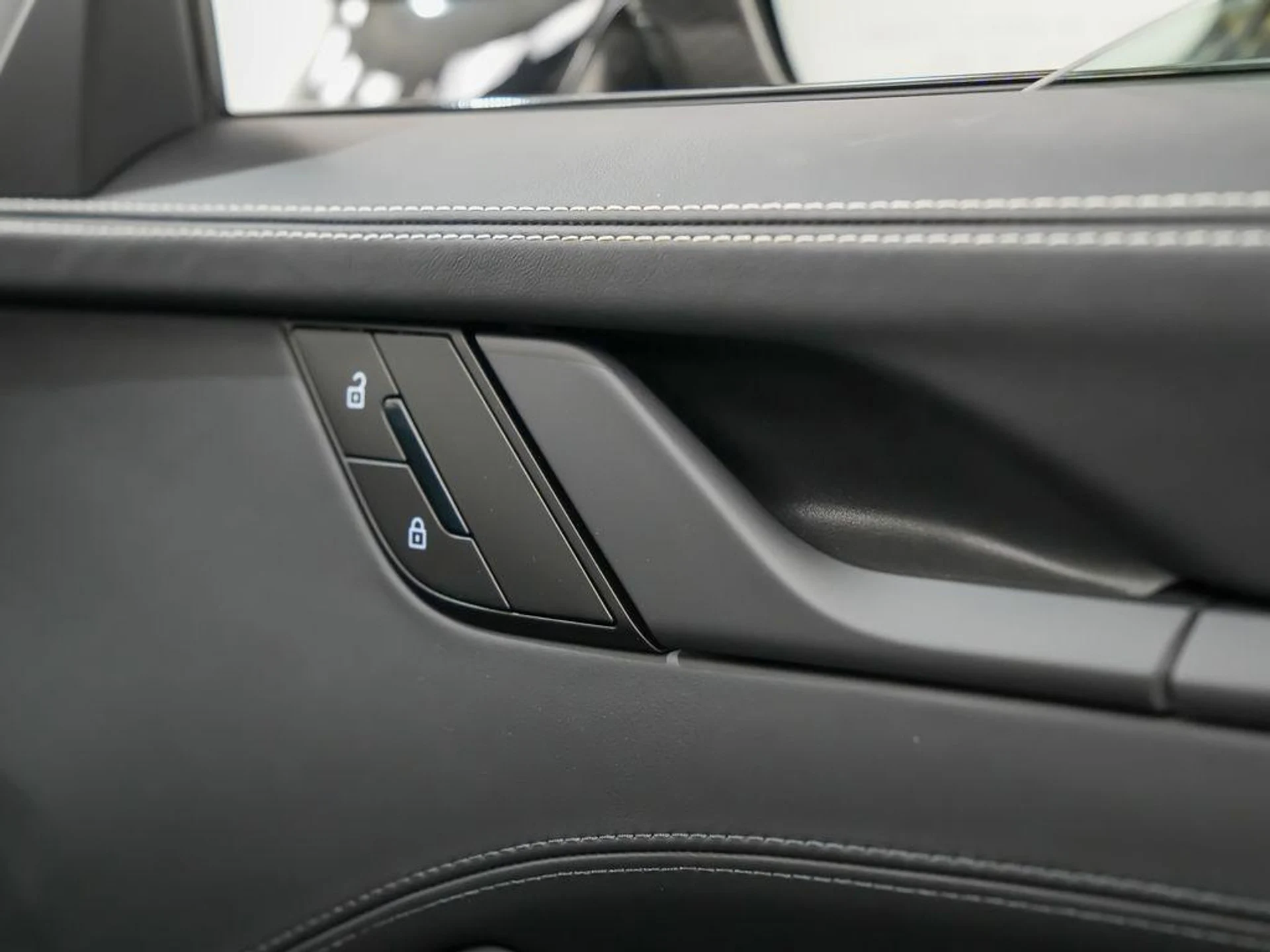 mph014_1380701076_otr_N_Af8do_Ftb_Wh_Hk_Dq_Ppq_Q_Ku_Z0_36baa0e103