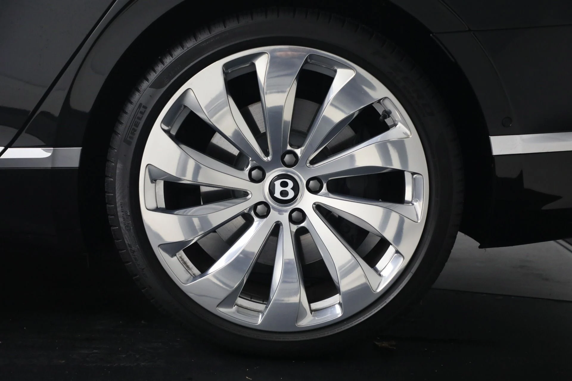 mph014_138382783_Used_2022_Bentley_Flying_Spur_W12_1787352541_0a1b6b5d39