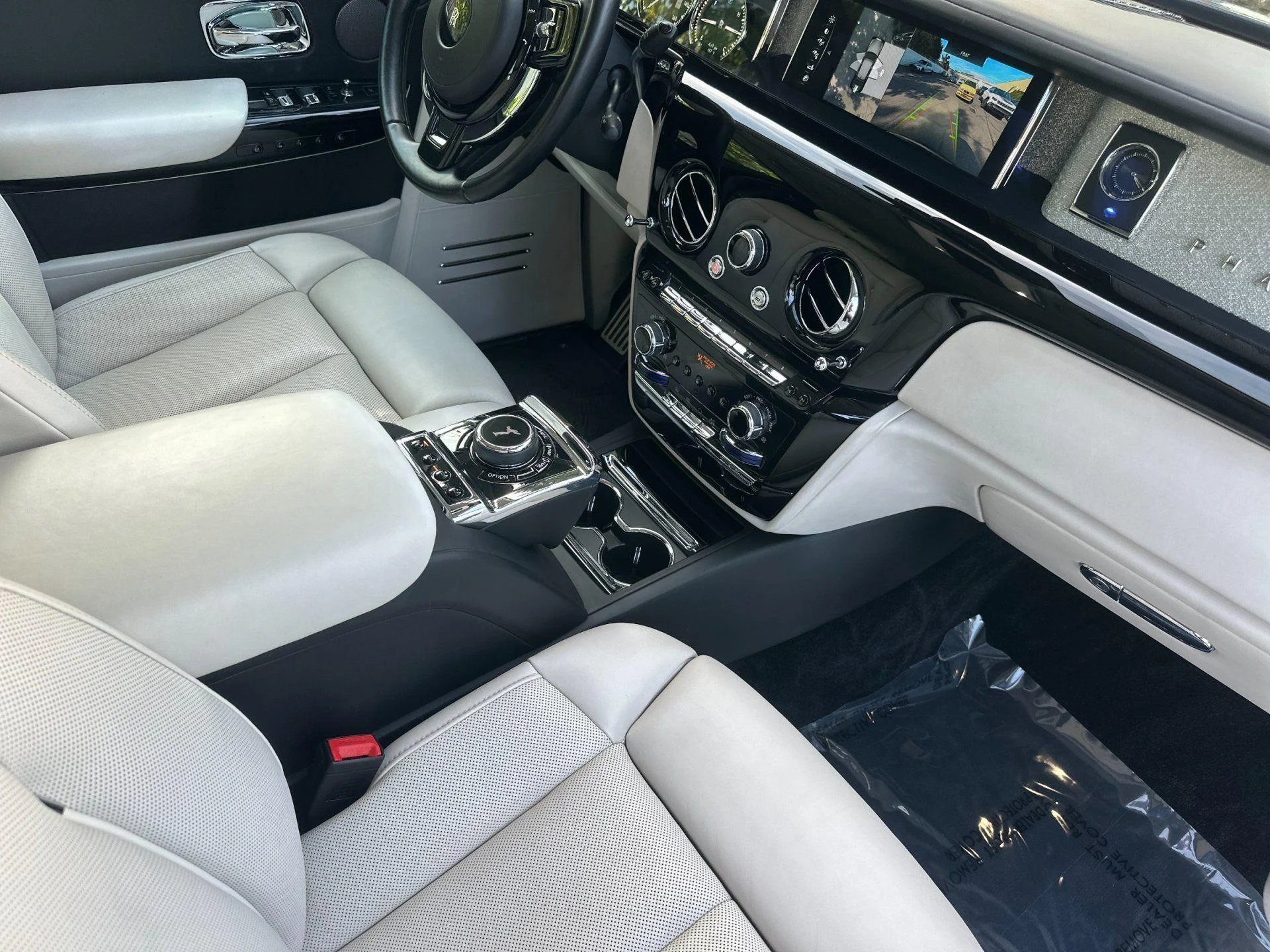 mph014_1385115236_Used_2018_Rolls_Royce_Phantom_1787819391_7b90d2da95