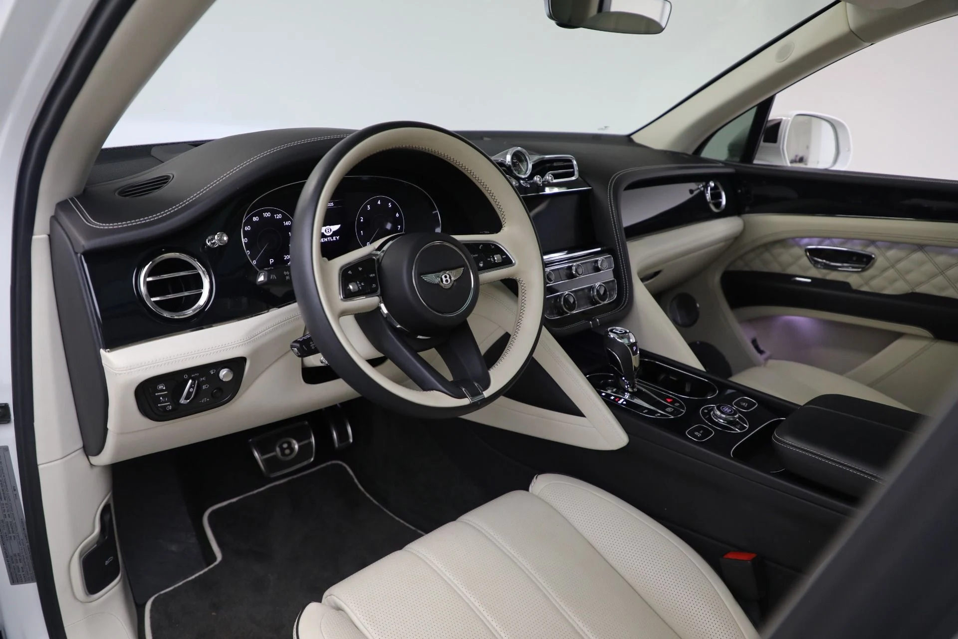 mph014_1392739134_Used_2021_Bentley_Bentayga_First_Edition_V8_5f2e185588