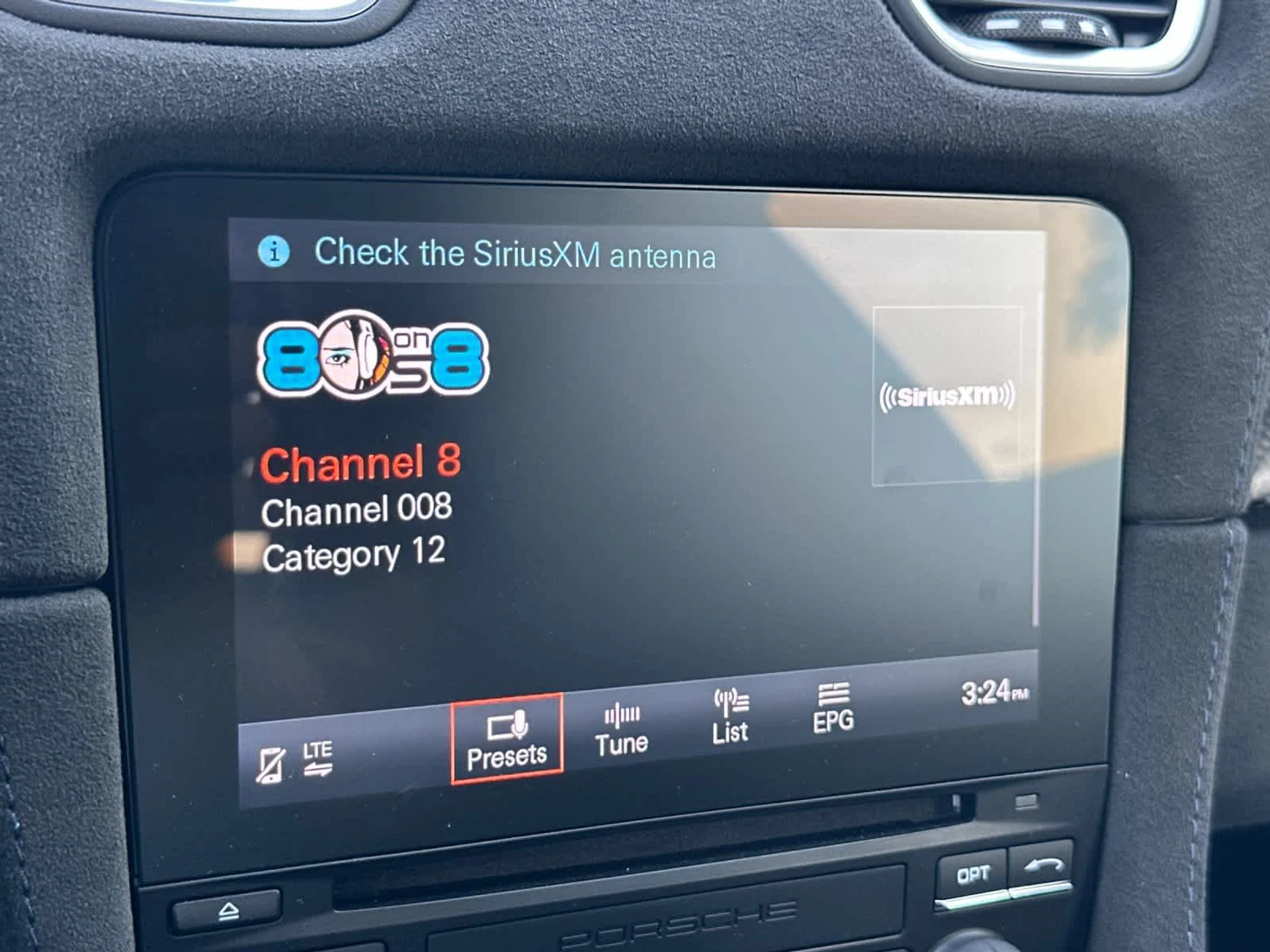 mph014_140472594_15_ed4970f192