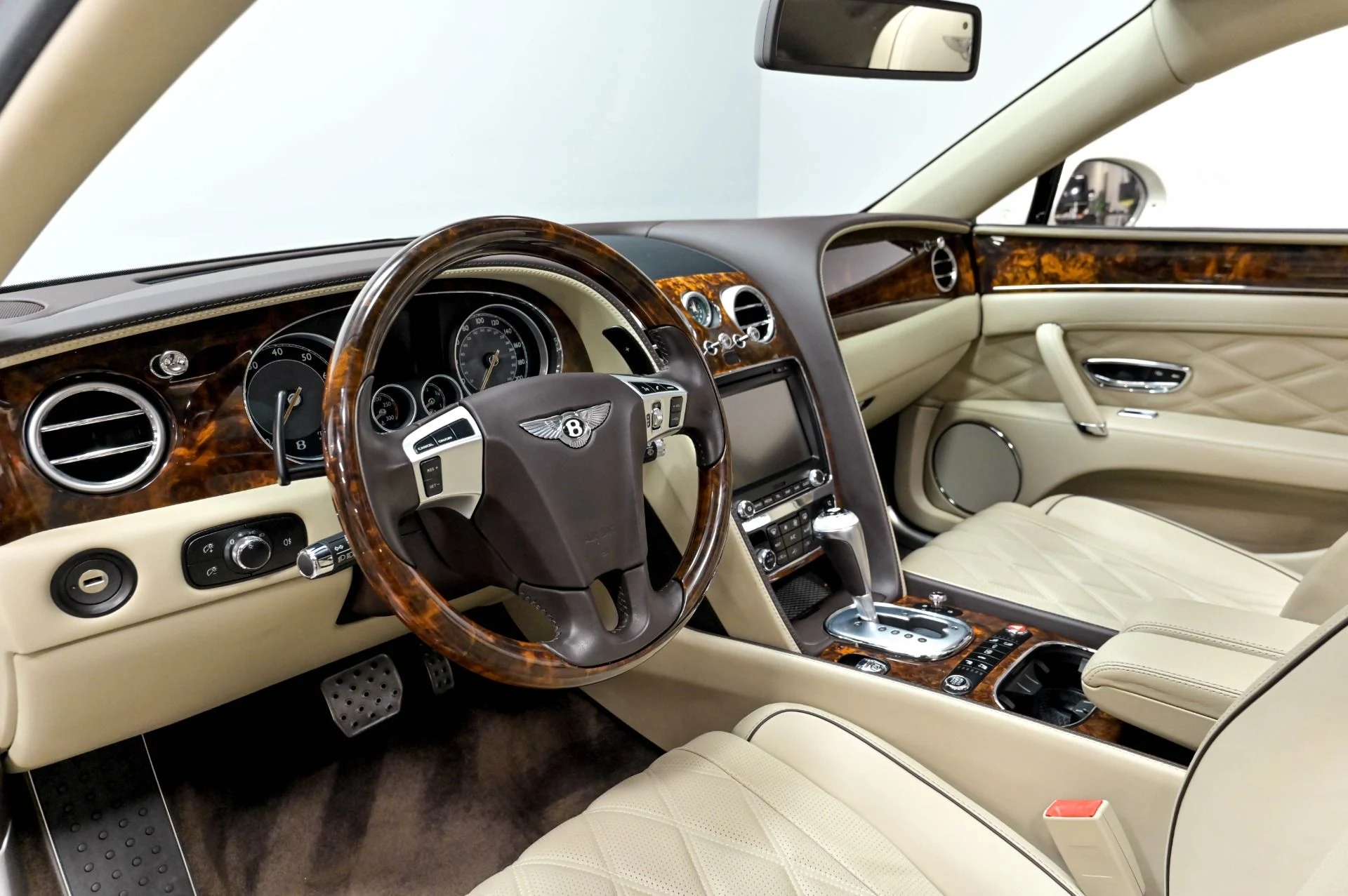 mph014_1406116864_Used_2015_Bentley_Flying_Spur_W12_1784214578_cce010d38b