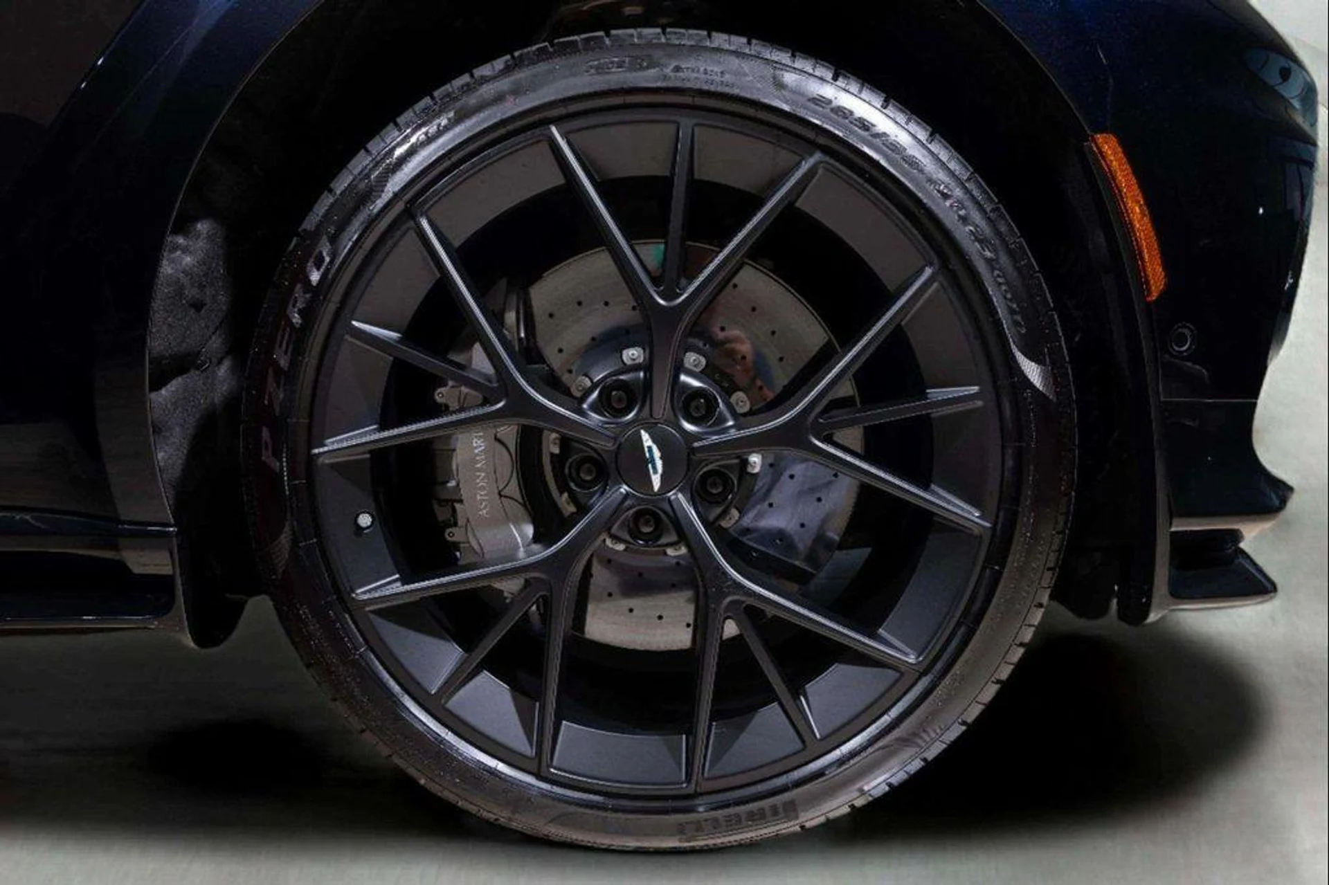 mph014_140986941_AK_6s_Kao12_Pe3n8crzhe_Cq_Jgf_R1_E_de6d8693cc