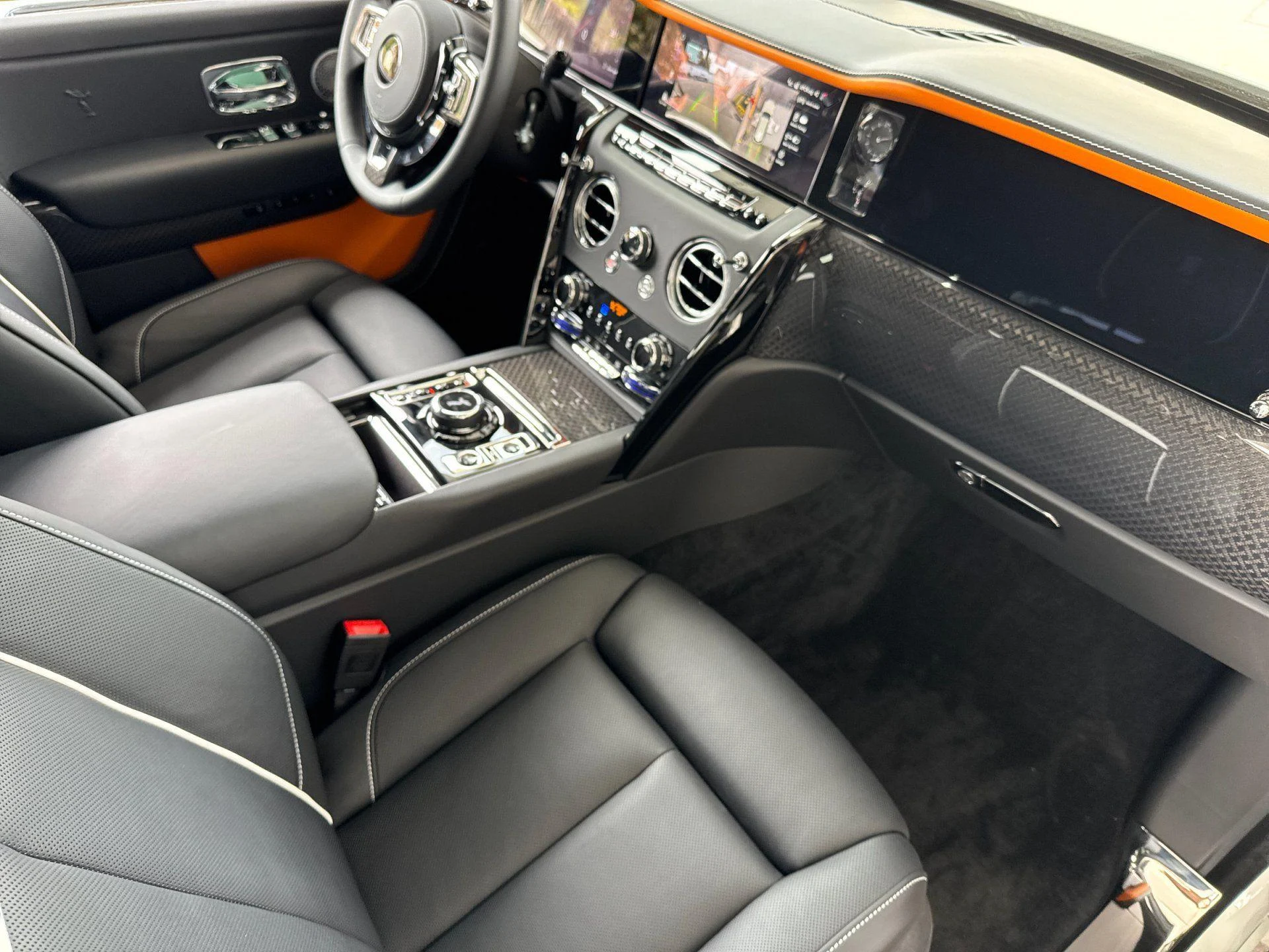 mph014_1411885982_New_2027_Rolls_Royce_Cullinan_Black_Badge_1787905686_052187712e