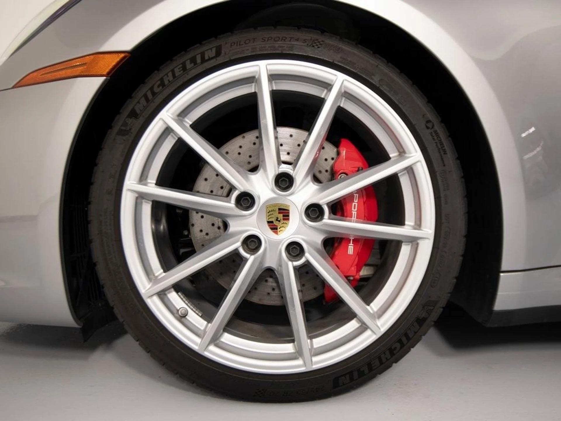 mph014_141887562_54c4957478dcdd8f4fe986c7a4a35d34x_652e70d3d8