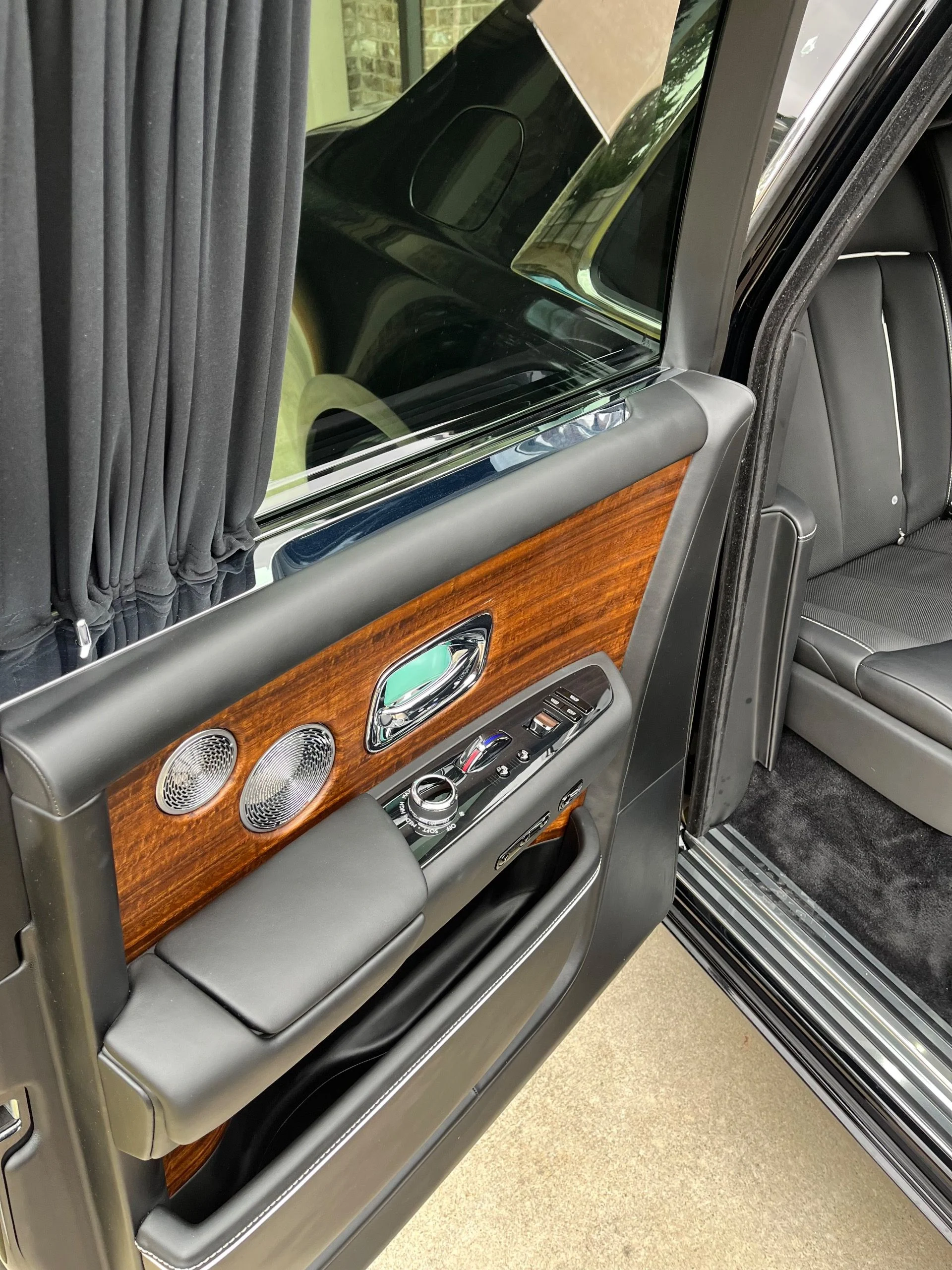 mph014_1423078742_Used_2020_Rolls_Royce_Phantom_1762814788_d5a1b60f56