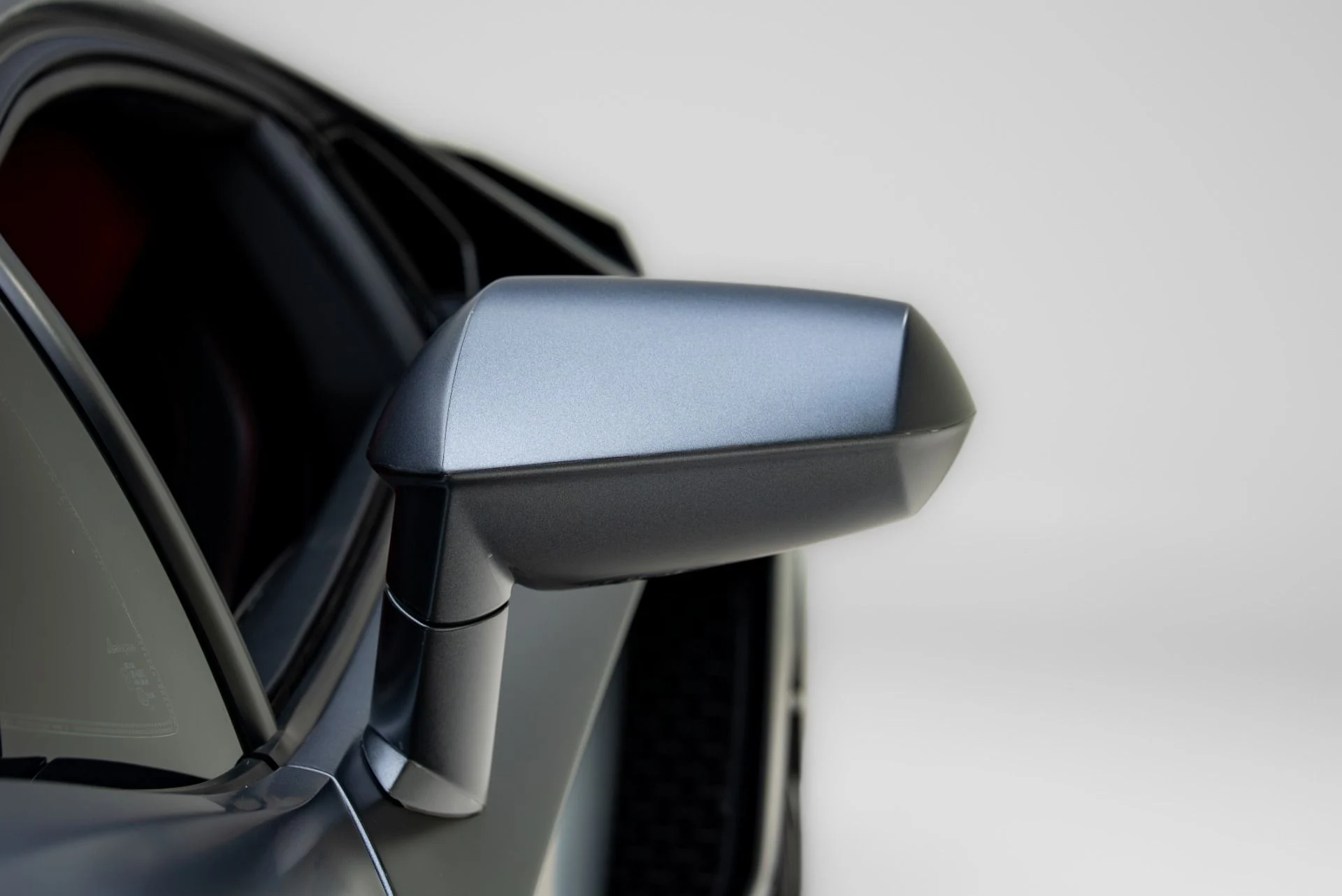 mph014_1431015788_Used_2015_Lamborghini_Aventador_LP_700_4_1778261786_7a684722fb