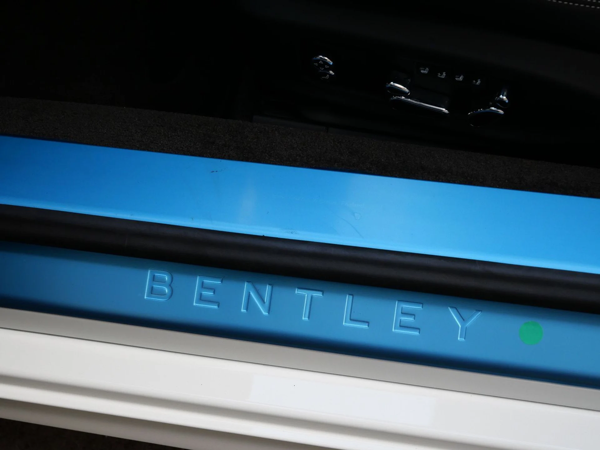 mph014_1431990323_6b6c9bceec17c38a2863ab11db7419f0x_1eb7e4f55f