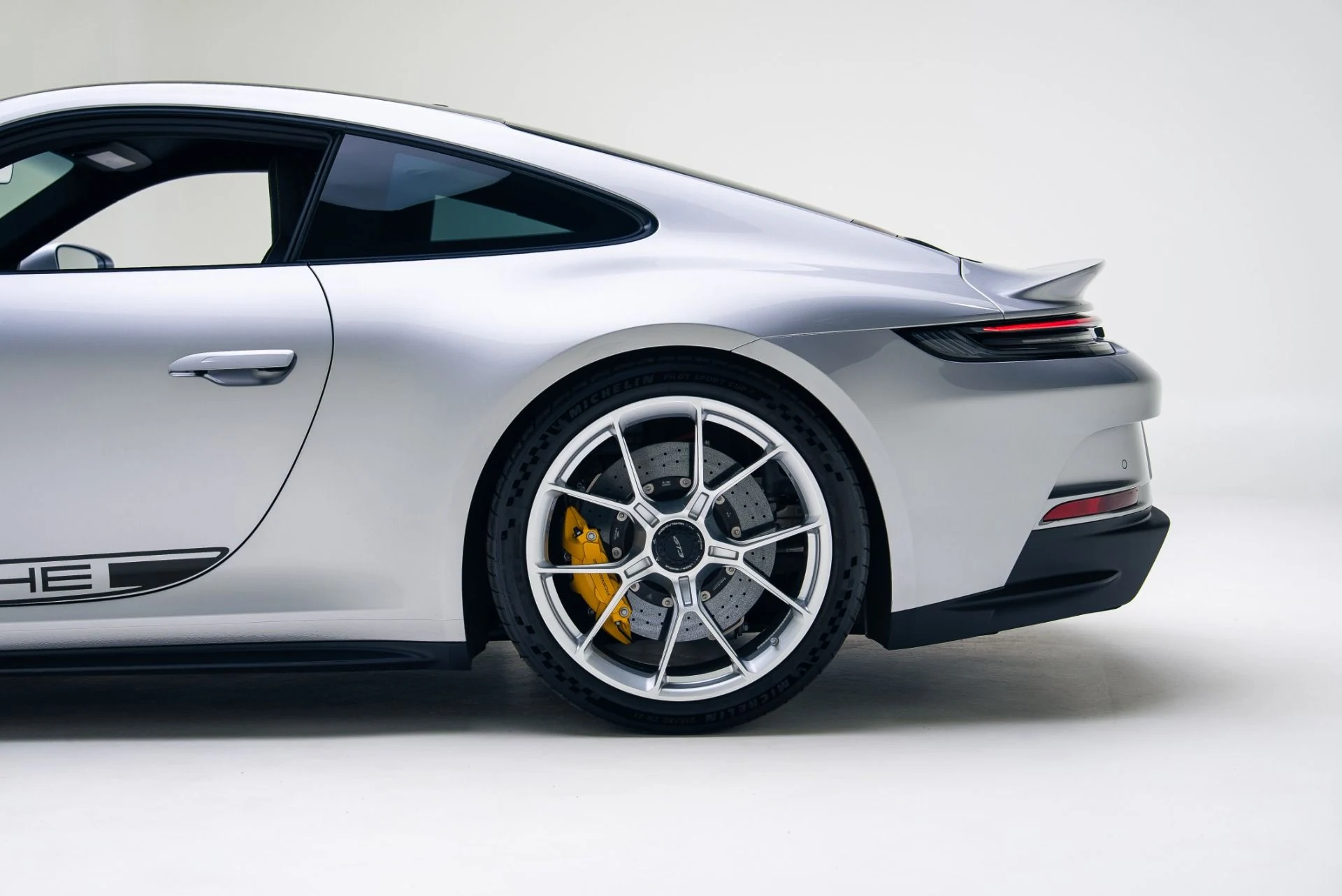 mph014_1448642340_Used_2022_Porsche_911_GT_3_1766184698_1d96bbd475