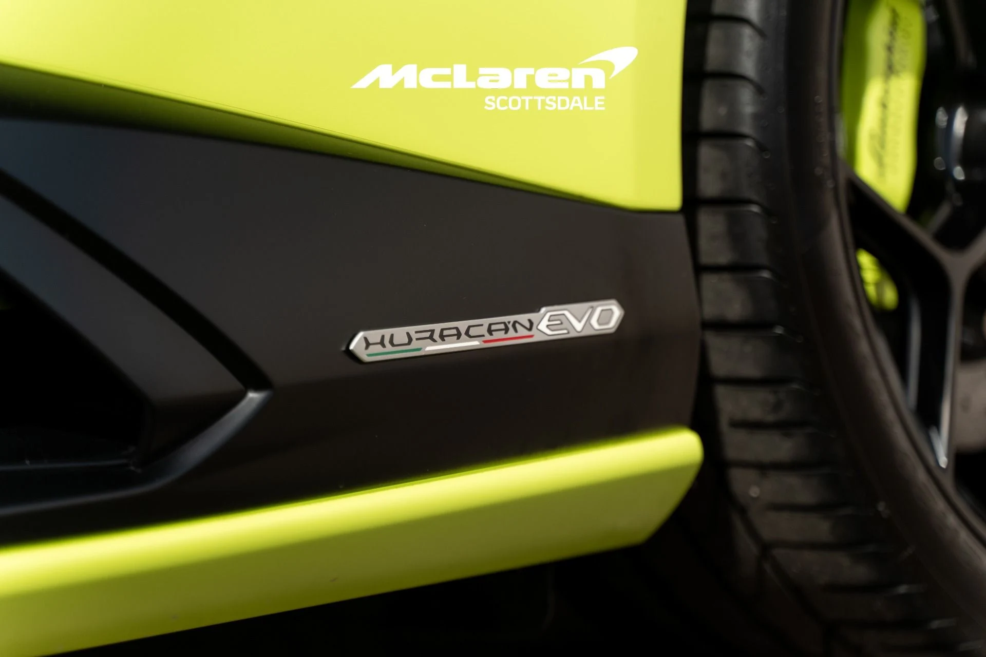 mph014_1451803232_Used_2022_LAMBORGHINI_HURACAN_EVO_1762550693_13bb1cff44