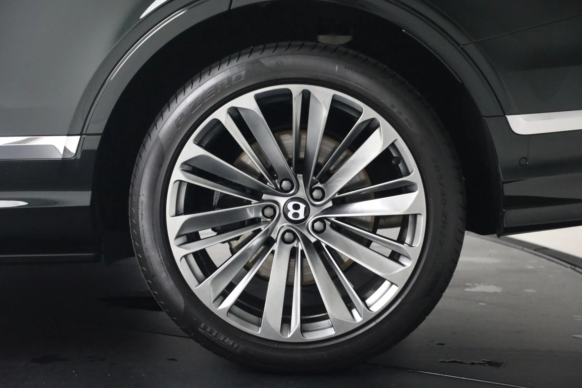 mph014_145581718_Used_2021_Bentley_Bentayga_Speed_1787670236_a30bc9edd3