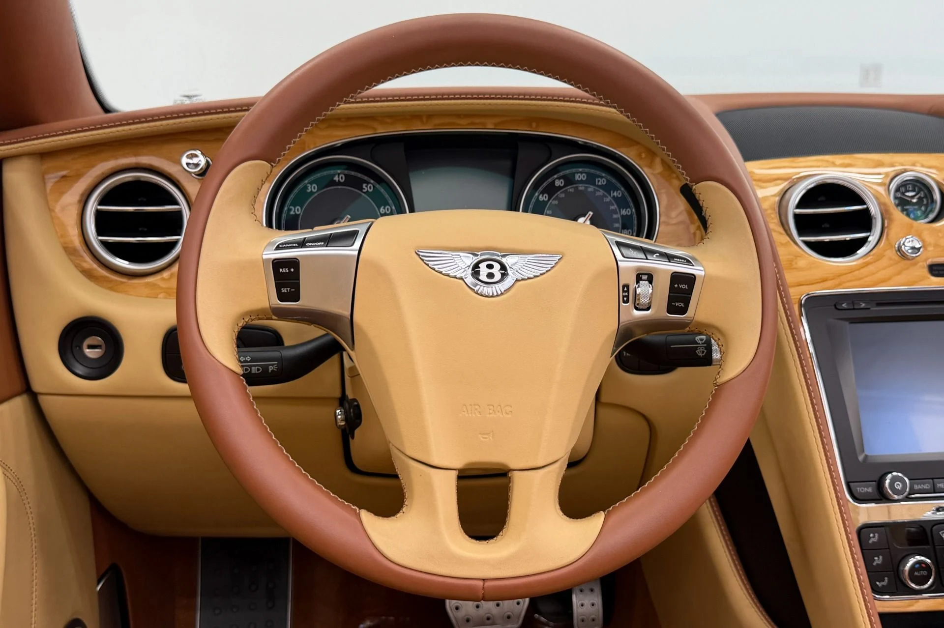 mph014_1460660771_Used_2015_Bentley_Continental_GTC_W12_Mulliner_Driving_Specification_1785523286_eb73197d60