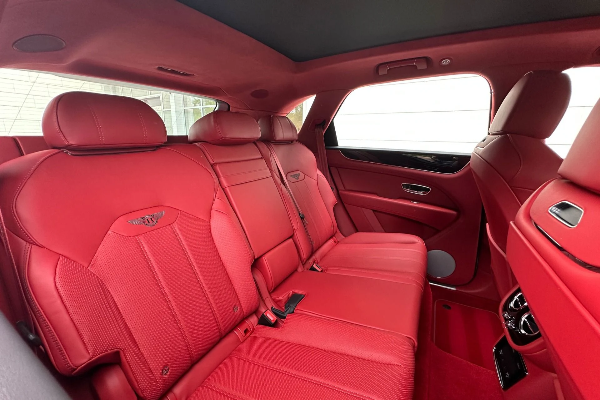 mph014_1461294365_New_2026_Bentley_Bentayga_1779967612_b12a69ede6