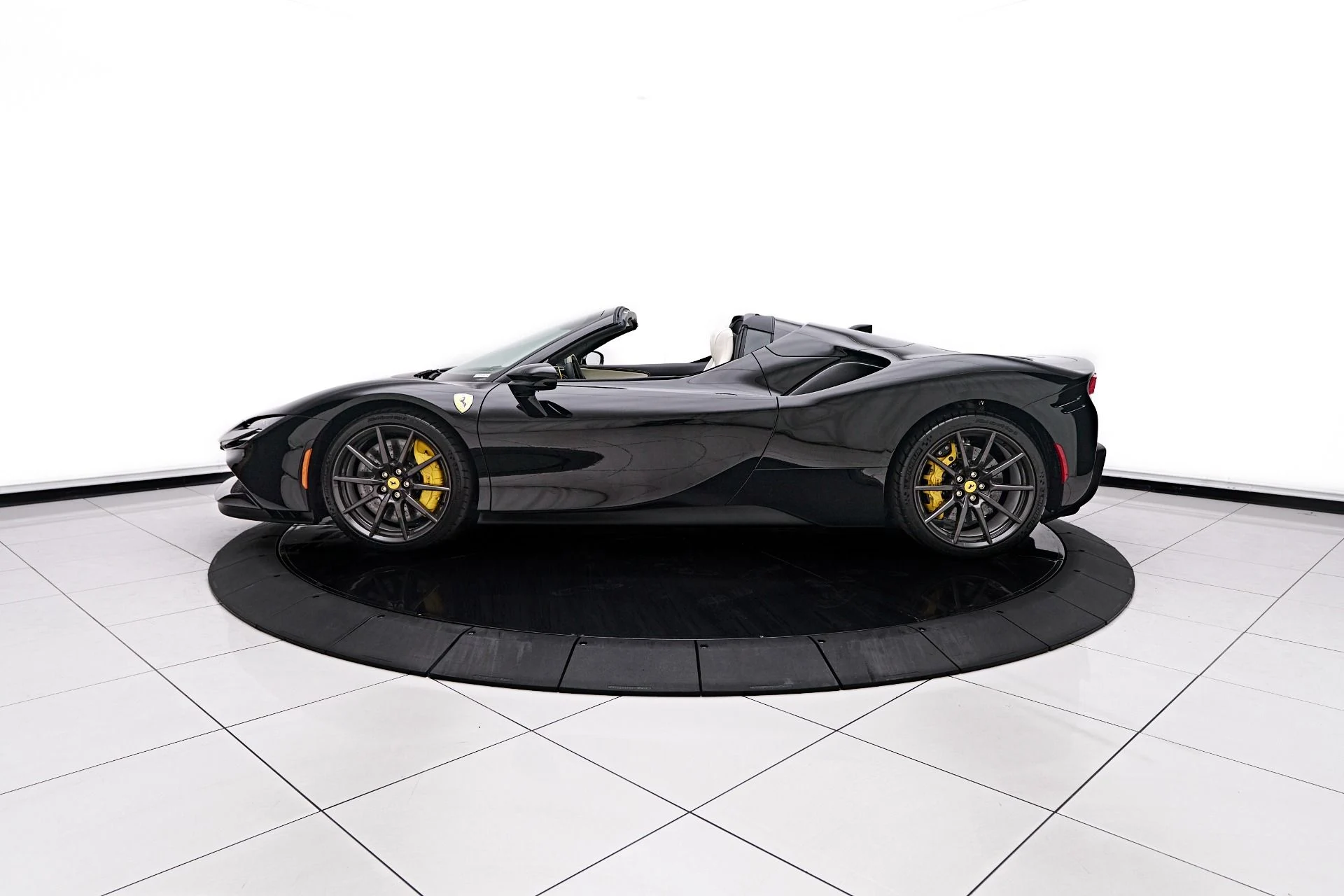 mph014_1473887933_Used_2024_Ferrari_SF_90_Spider_Base_1755223316_ff038f701f