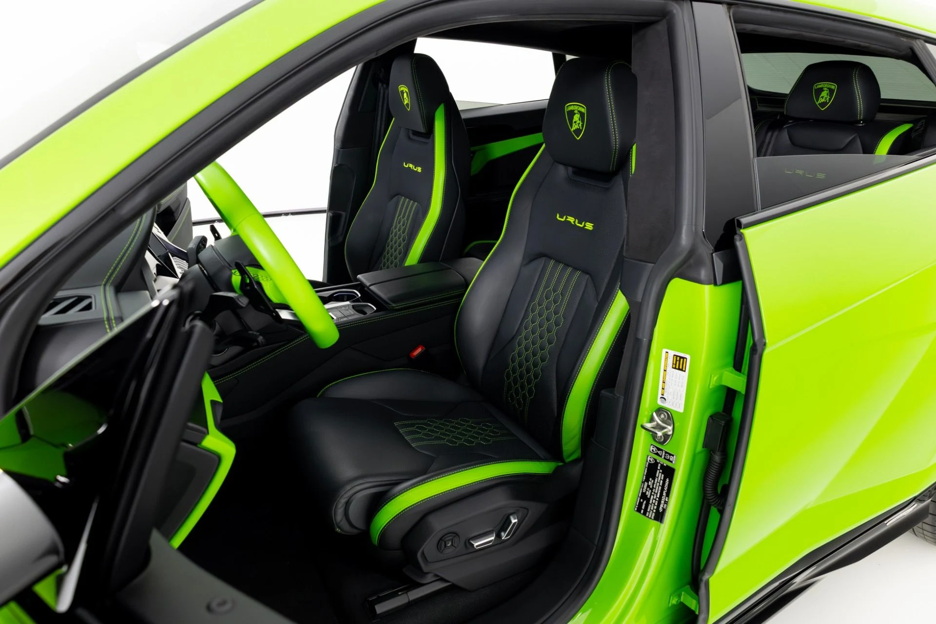 mph014_1487615504_Used_2023_Lamborghini_Urus_S_1769555052_754a3c30b3