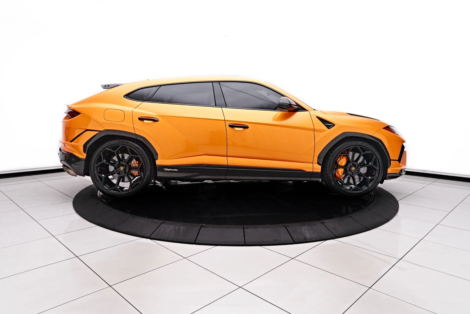 mph014_1500626754_Used_2023_Lamborghini_Urus_Performante_1758074145_e0482bba2a