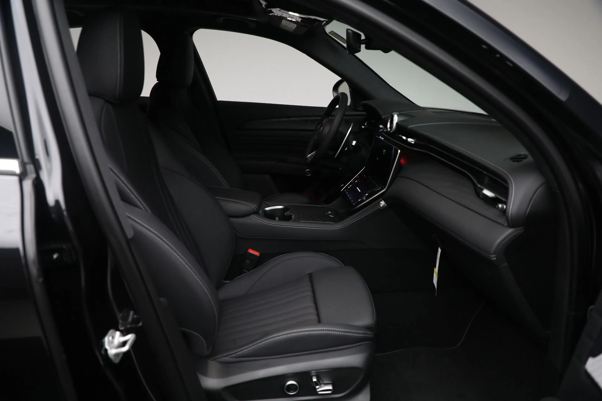 mph014_1505017047_New_2025_Maserati_Grecale_1755878909_1f54fb7cc5