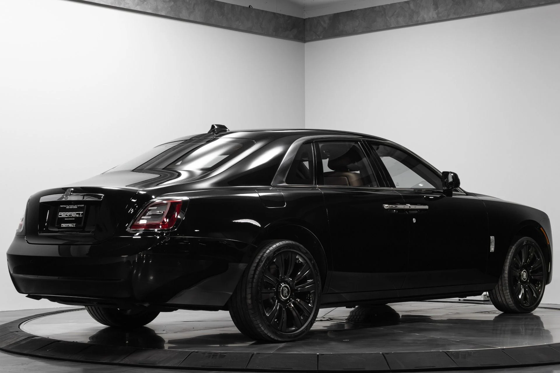 mph014_1515312133_Used_2022_Rolls_Royce_Ghost_1767138760_8730be8eb7