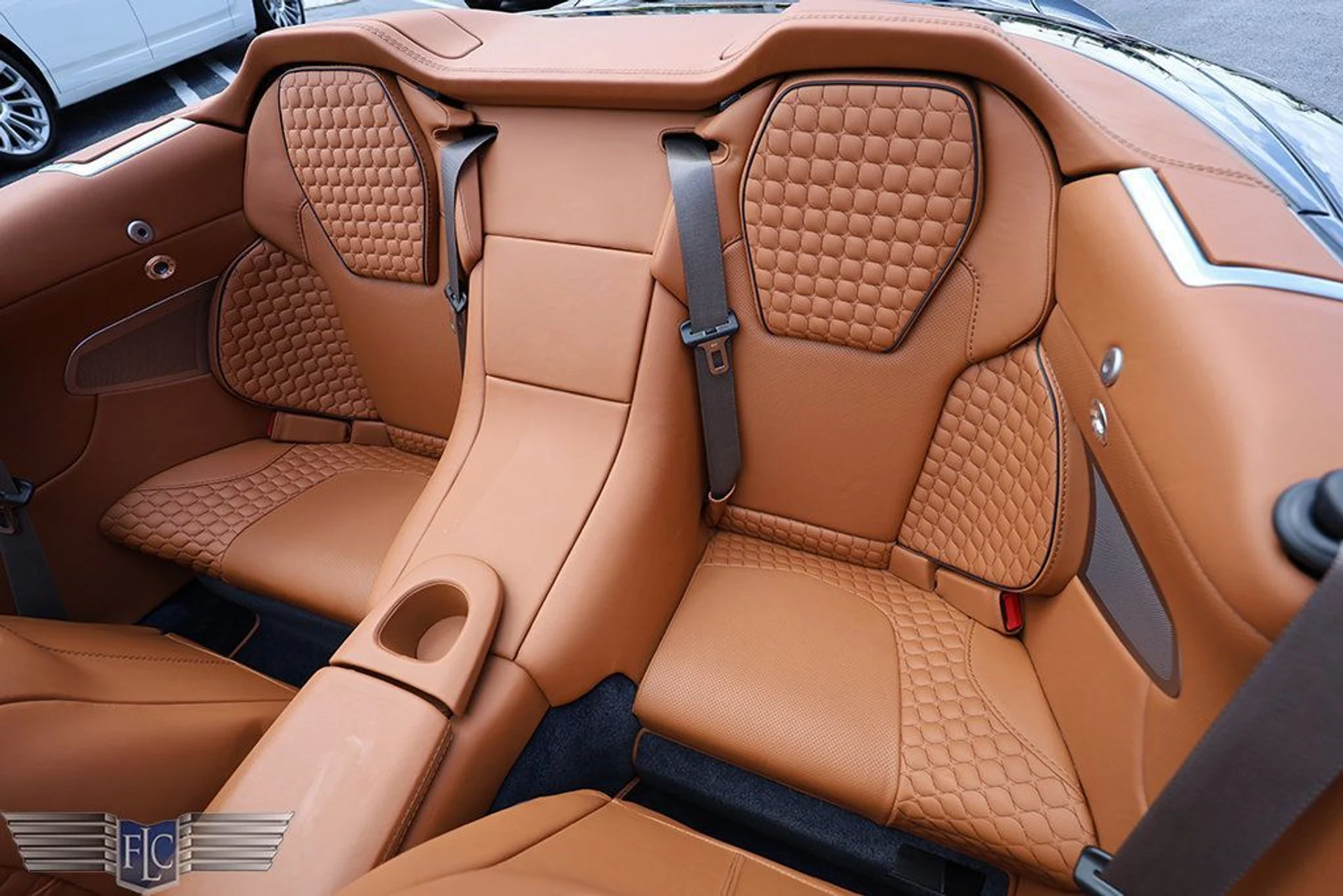 mph014_1520074550_used_2016_aston_martin_vanquish_2drvolante_6305_23035599_15_1024_7a45557eb2