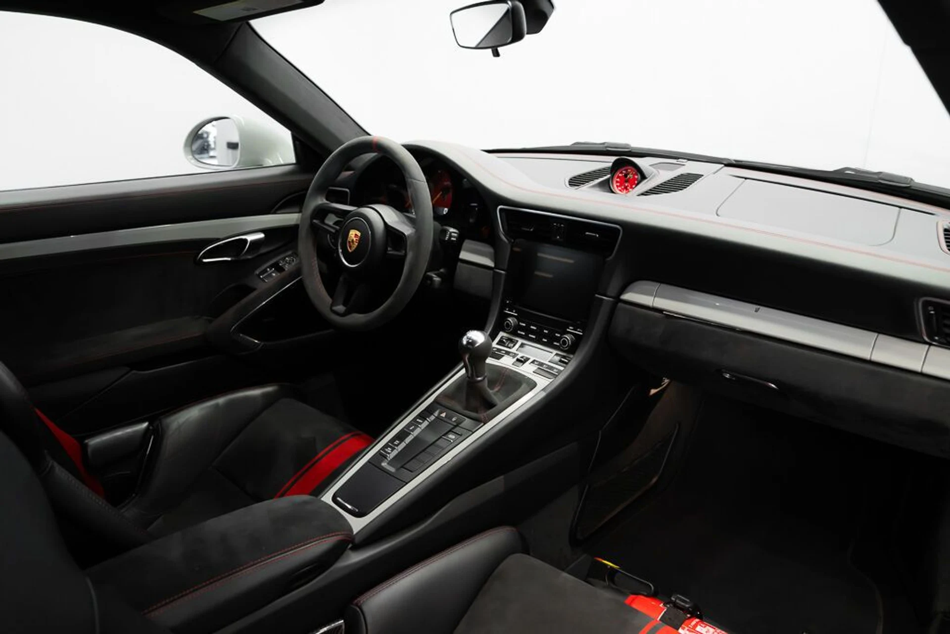 mph014_1522557456_porsche_911_2018_jpg_v_1773863537_d39b84f03c