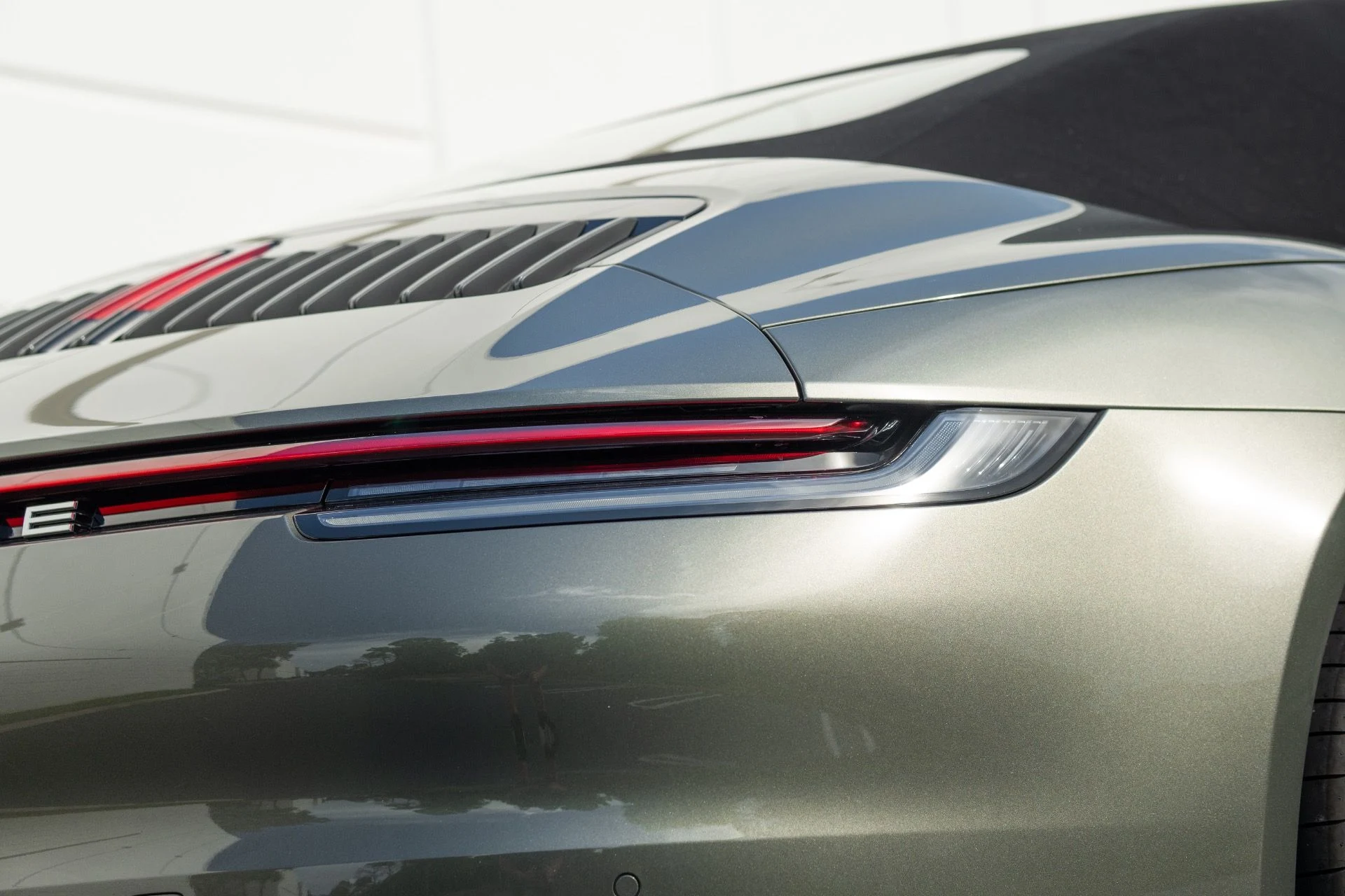 mph014_1522724268_Used_2023_Porsche_911_Carrera_1756439604_f6a694e2c7