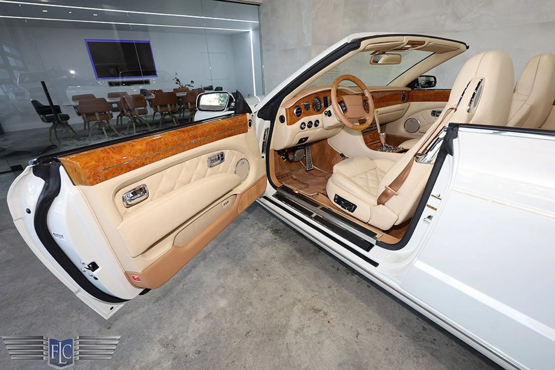 mph014_1524116208_used_2010_bentley_azure_tconvertible_9689_22574902_15_1024_ac2dd97836
