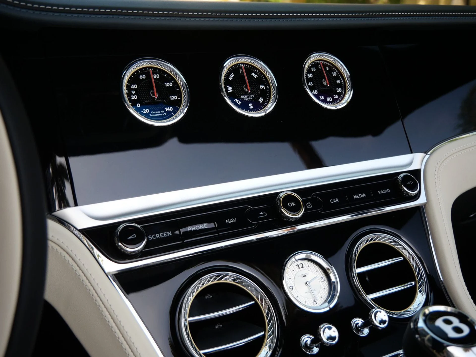 mph014_1525412109_e0b7cd9076ad5b896c200b608546757dx_5b20dc6305